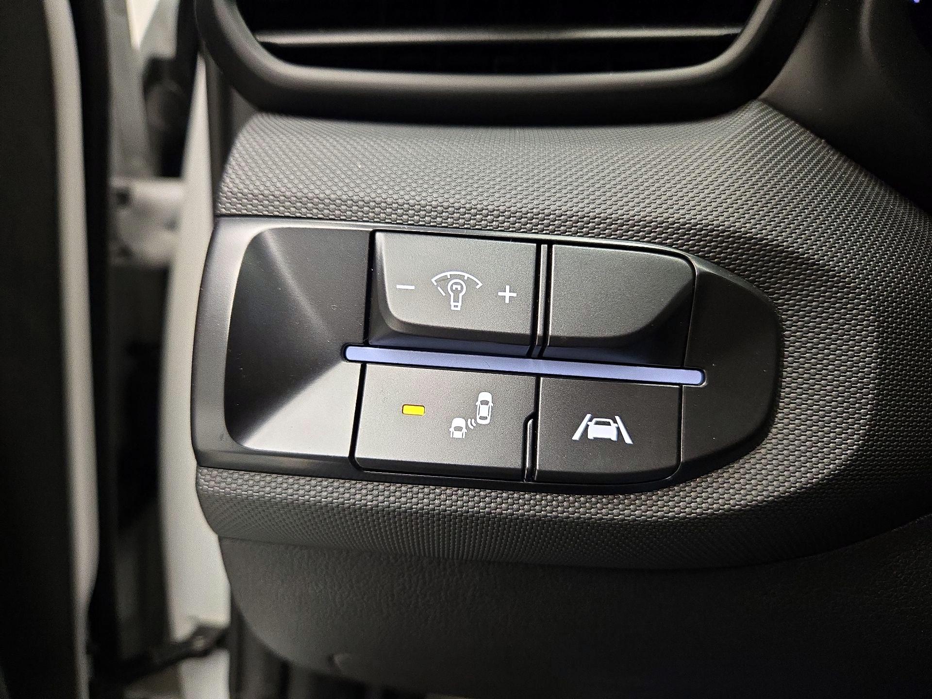 Thumbnail: 2021 Hyundai Veloster - 13