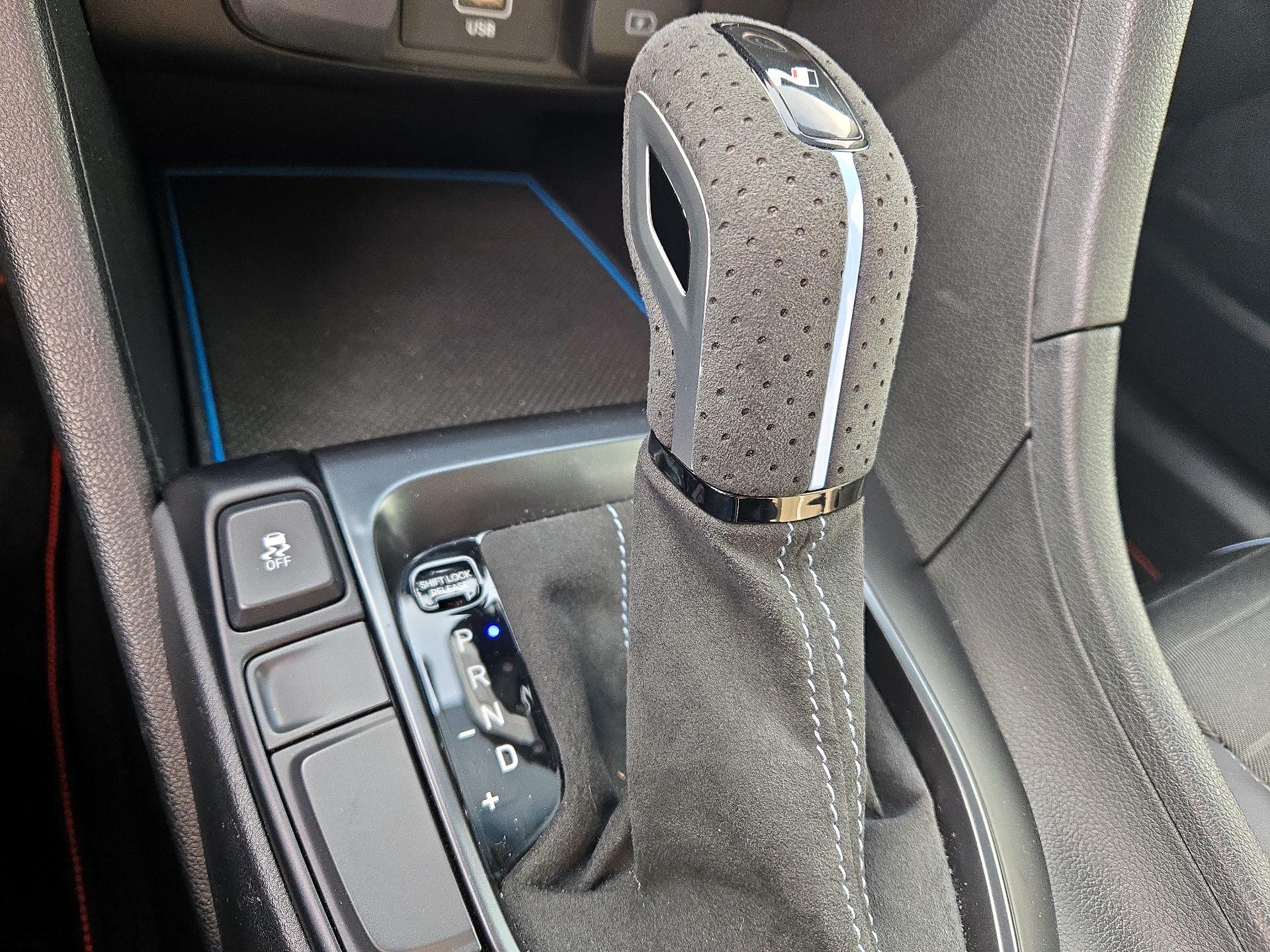 Thumbnail: 2021 Hyundai Veloster - 18