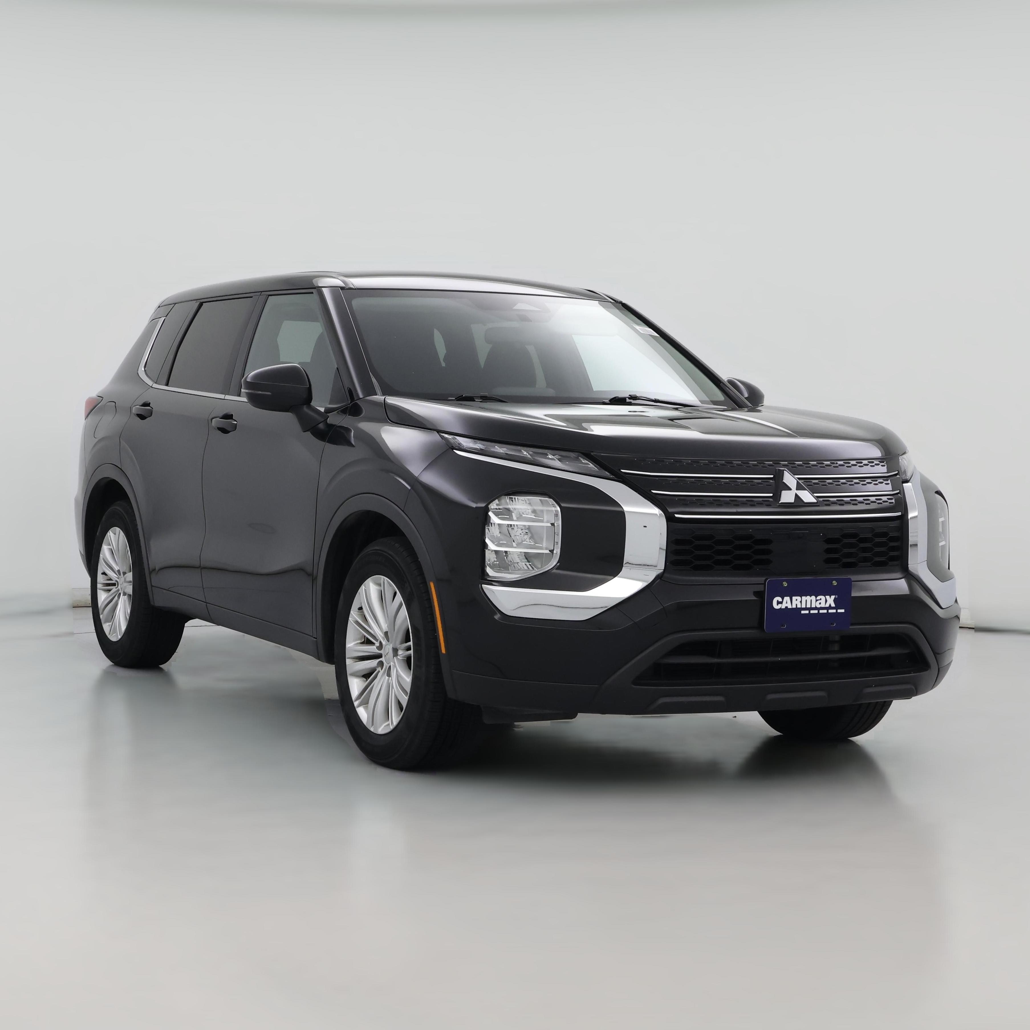 Thumbnail: 2023 Mitsubishi Outlander - 1