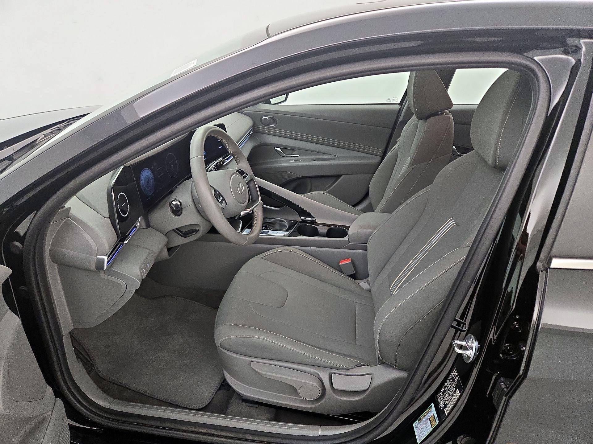 Thumbnail: 2025 Hyundai Elantra - 11