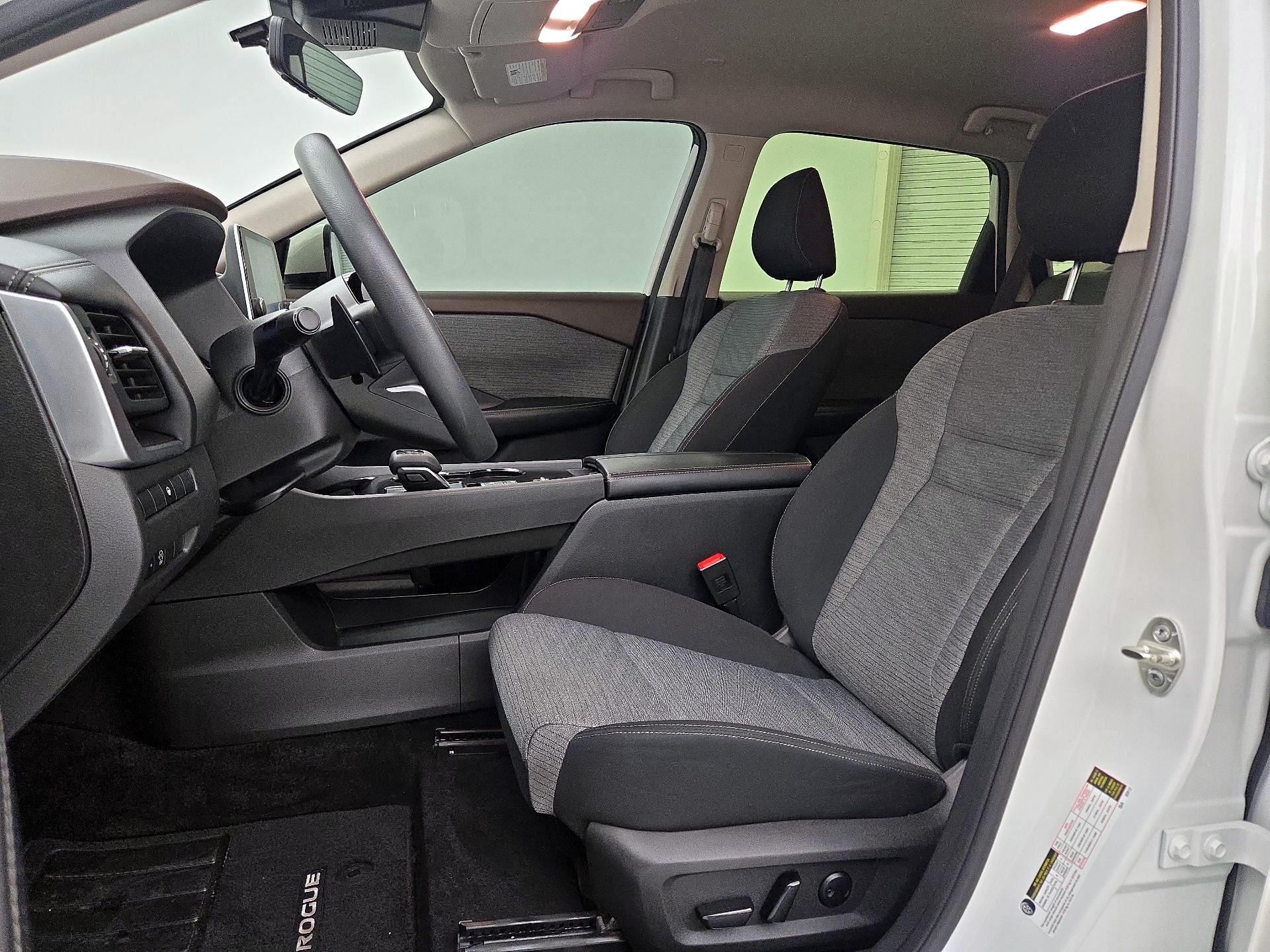 Thumbnail: 2023 Nissan Rogue - 11
