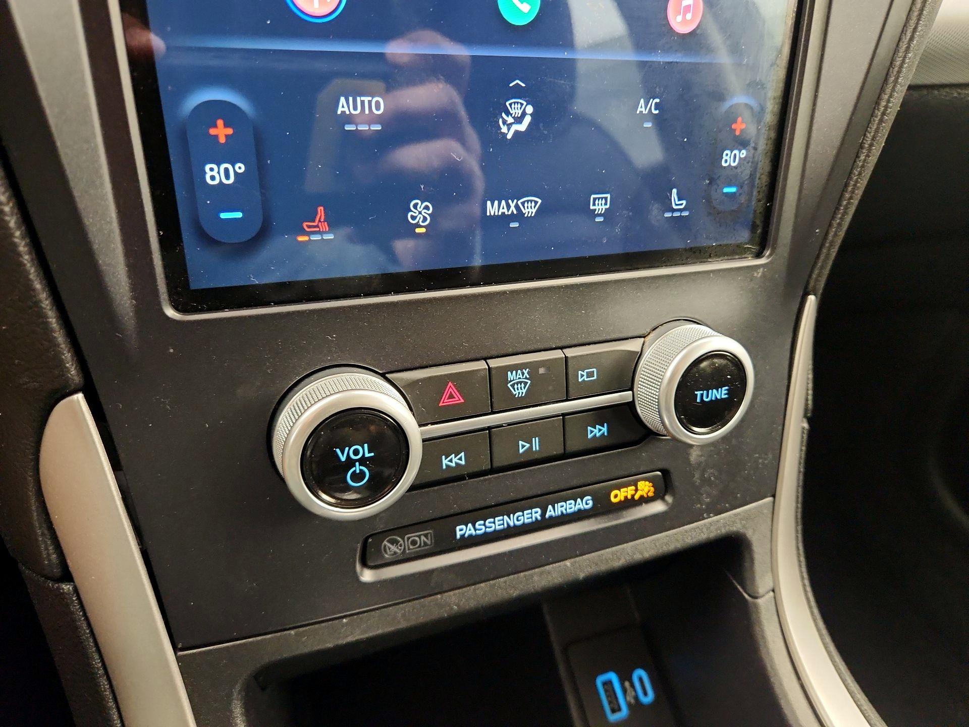 Thumbnail: 2022 Ford Edge - 16