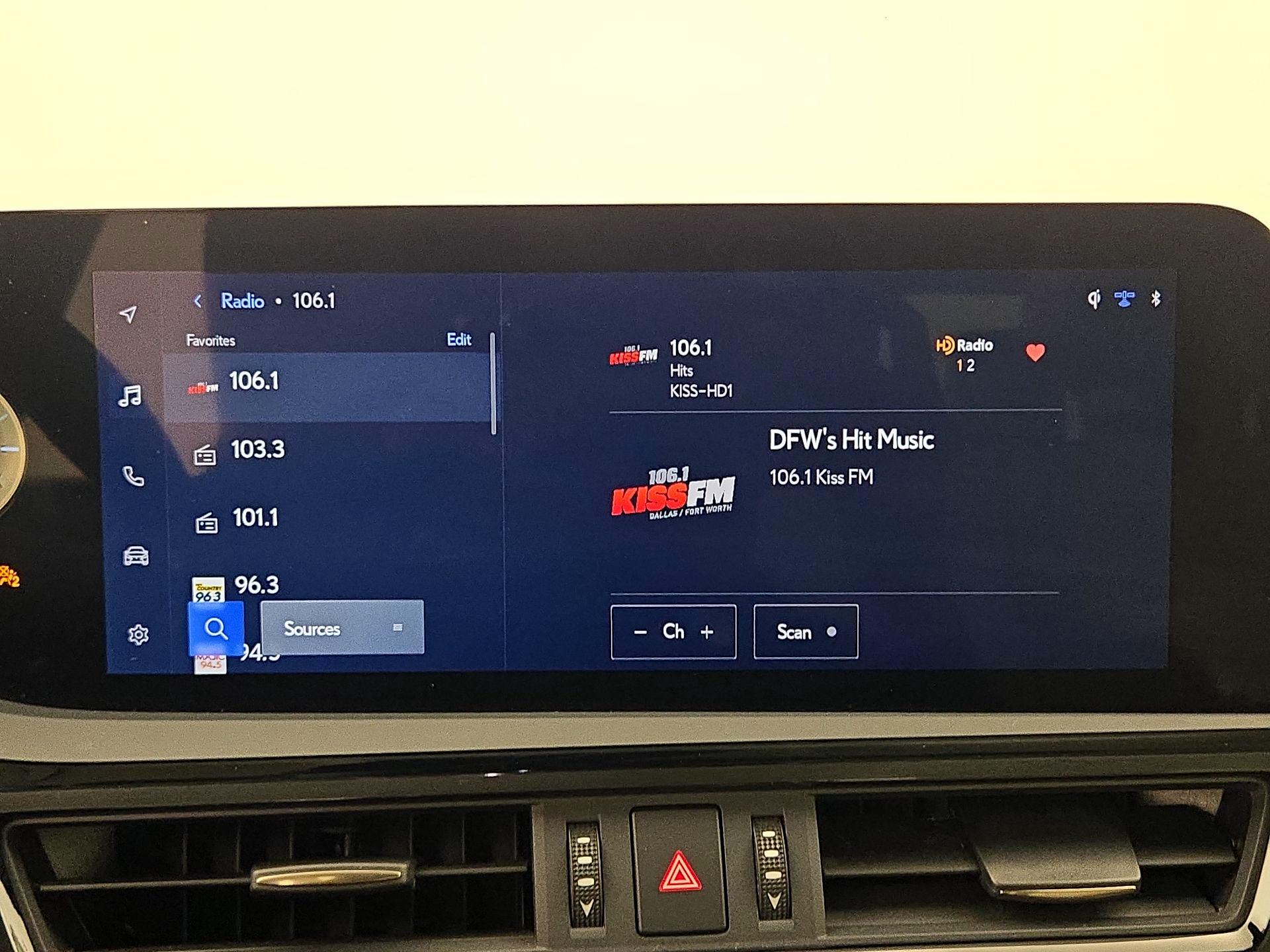 Thumbnail: 2023 Lexus ES - 15