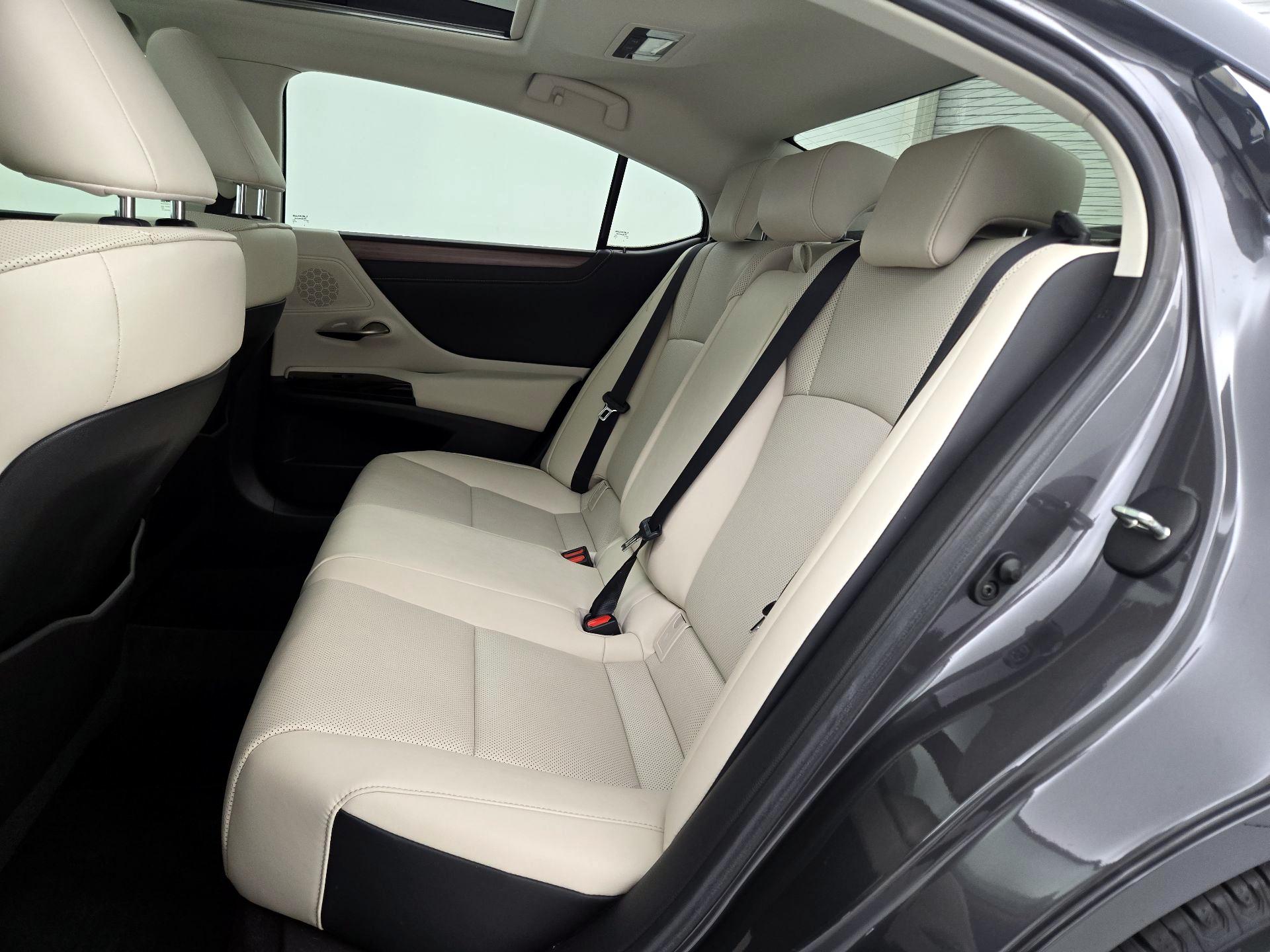 Thumbnail: 2023 Lexus ES - 20