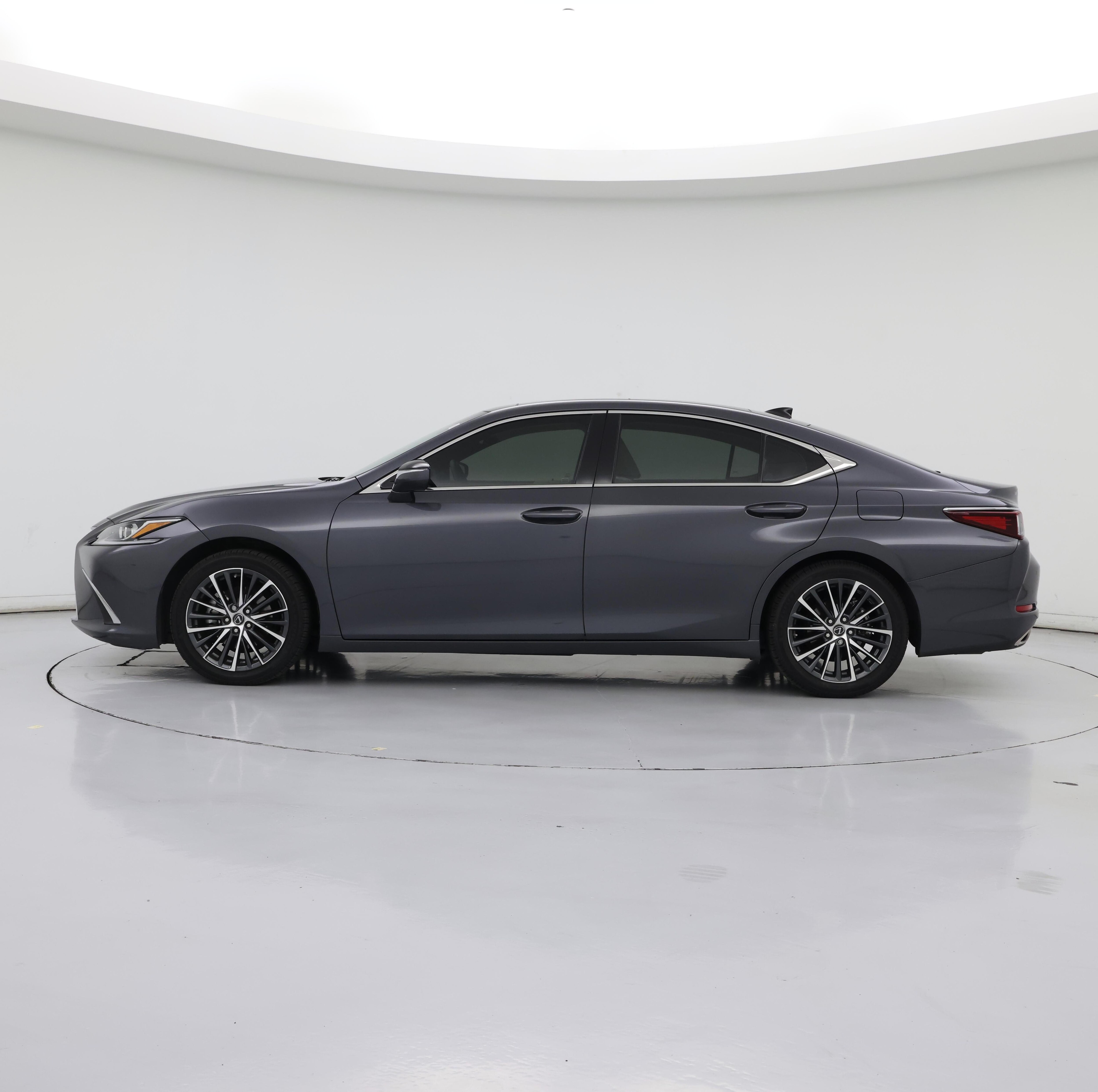 Thumbnail: 2023 Lexus ES - 3
