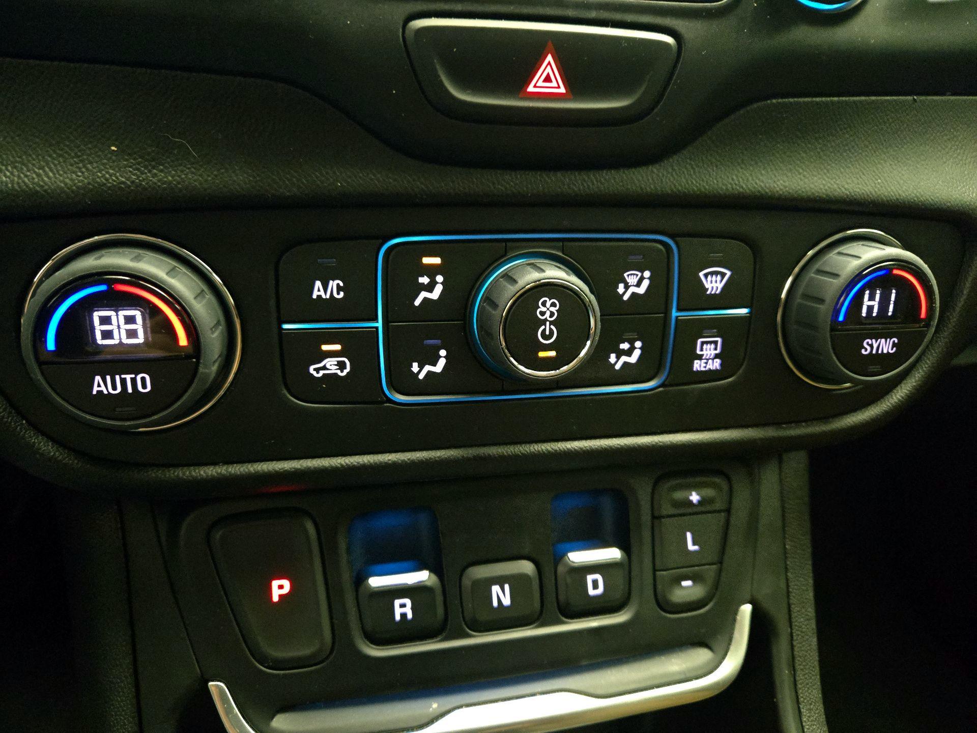 Thumbnail: 2019 GMC Terrain - 16