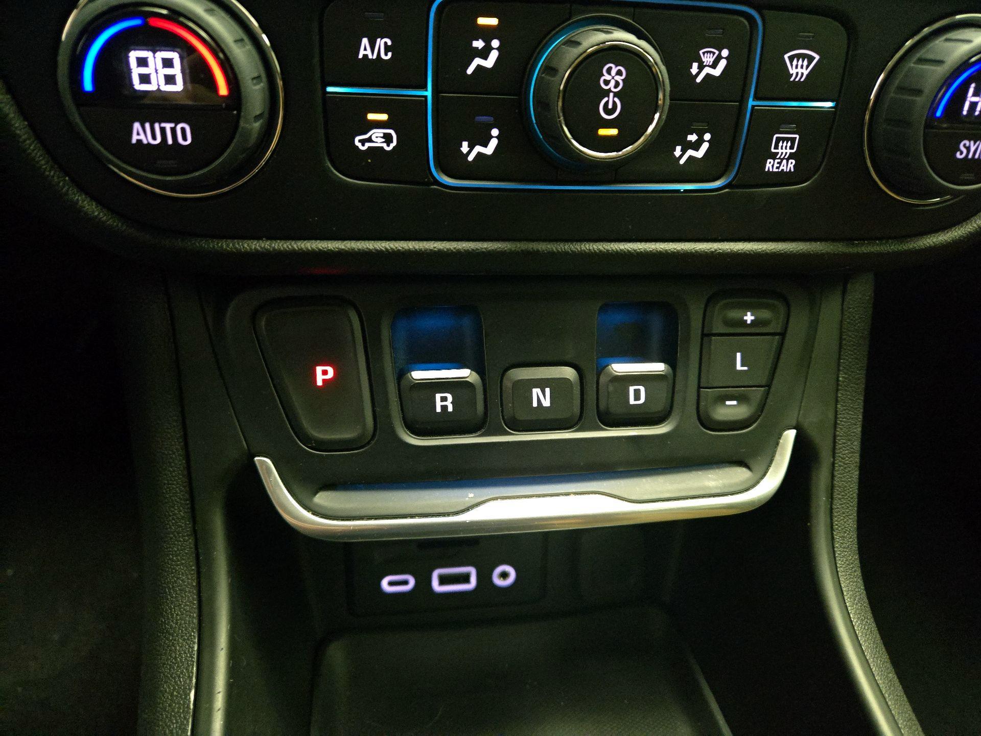 Thumbnail: 2019 GMC Terrain - 17