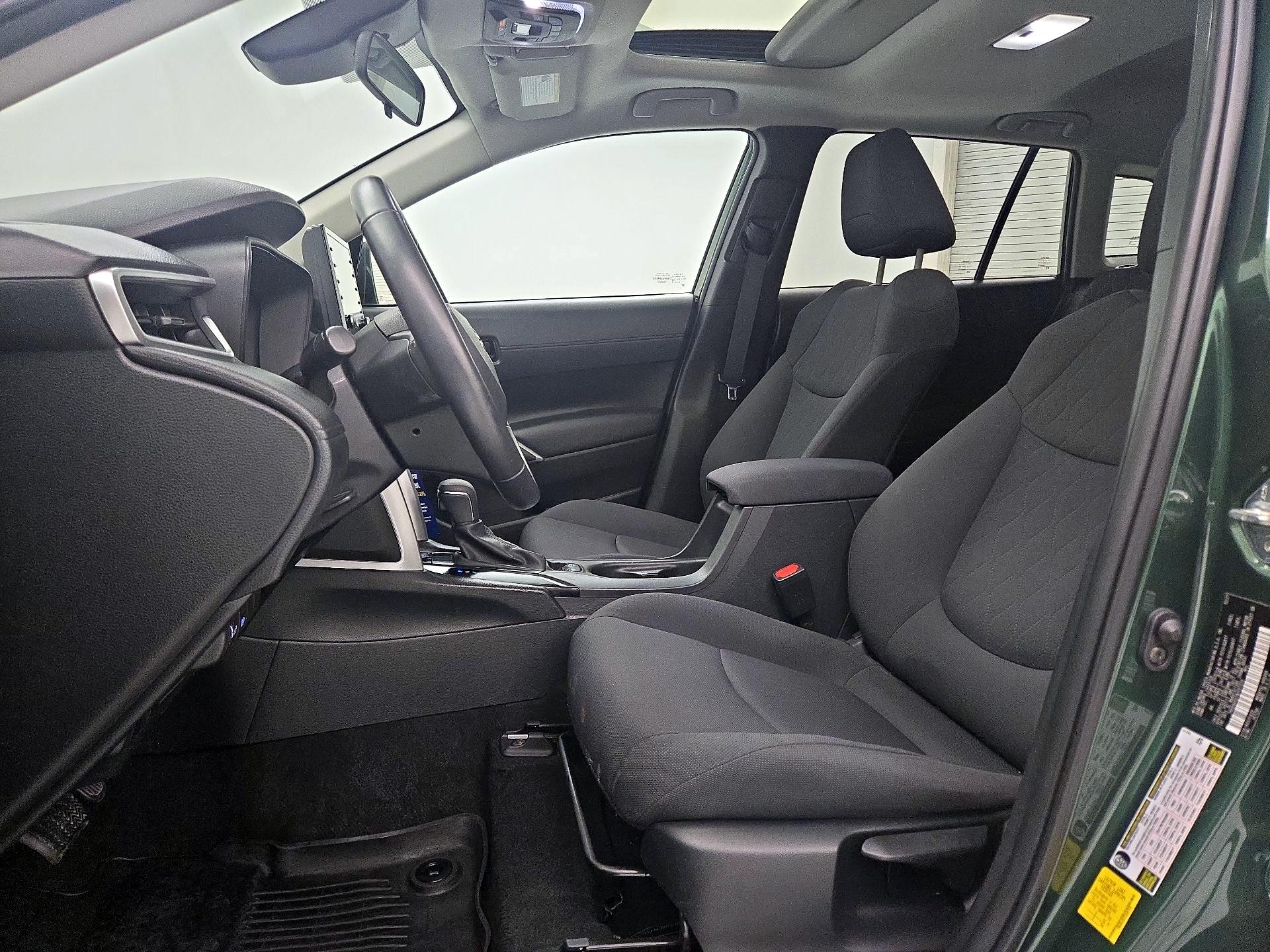 Thumbnail: 2022 Toyota Corolla Cross - 11