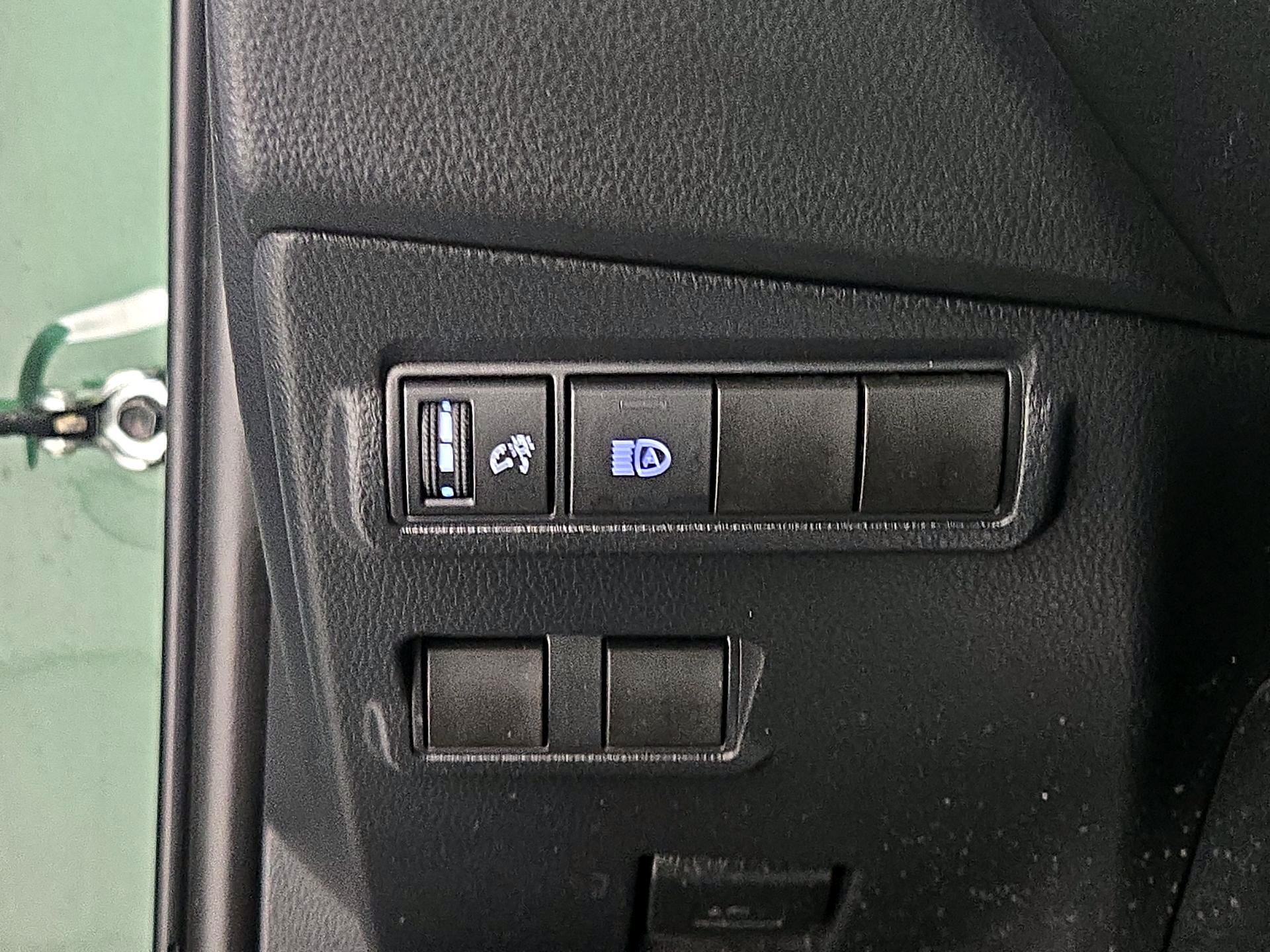 Thumbnail: 2022 Toyota Corolla Cross - 13