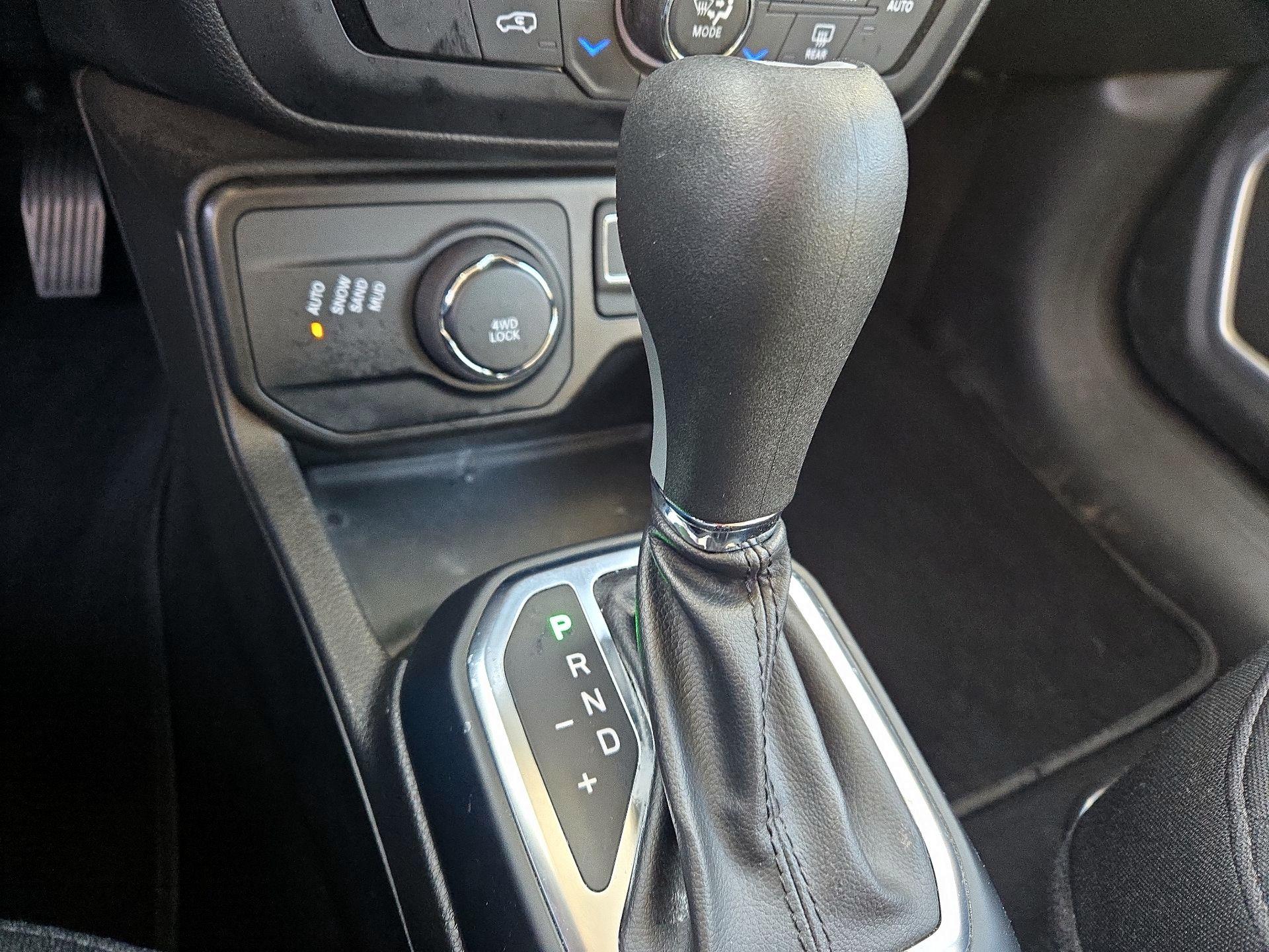 Thumbnail: 2021 Jeep Renegade - 17