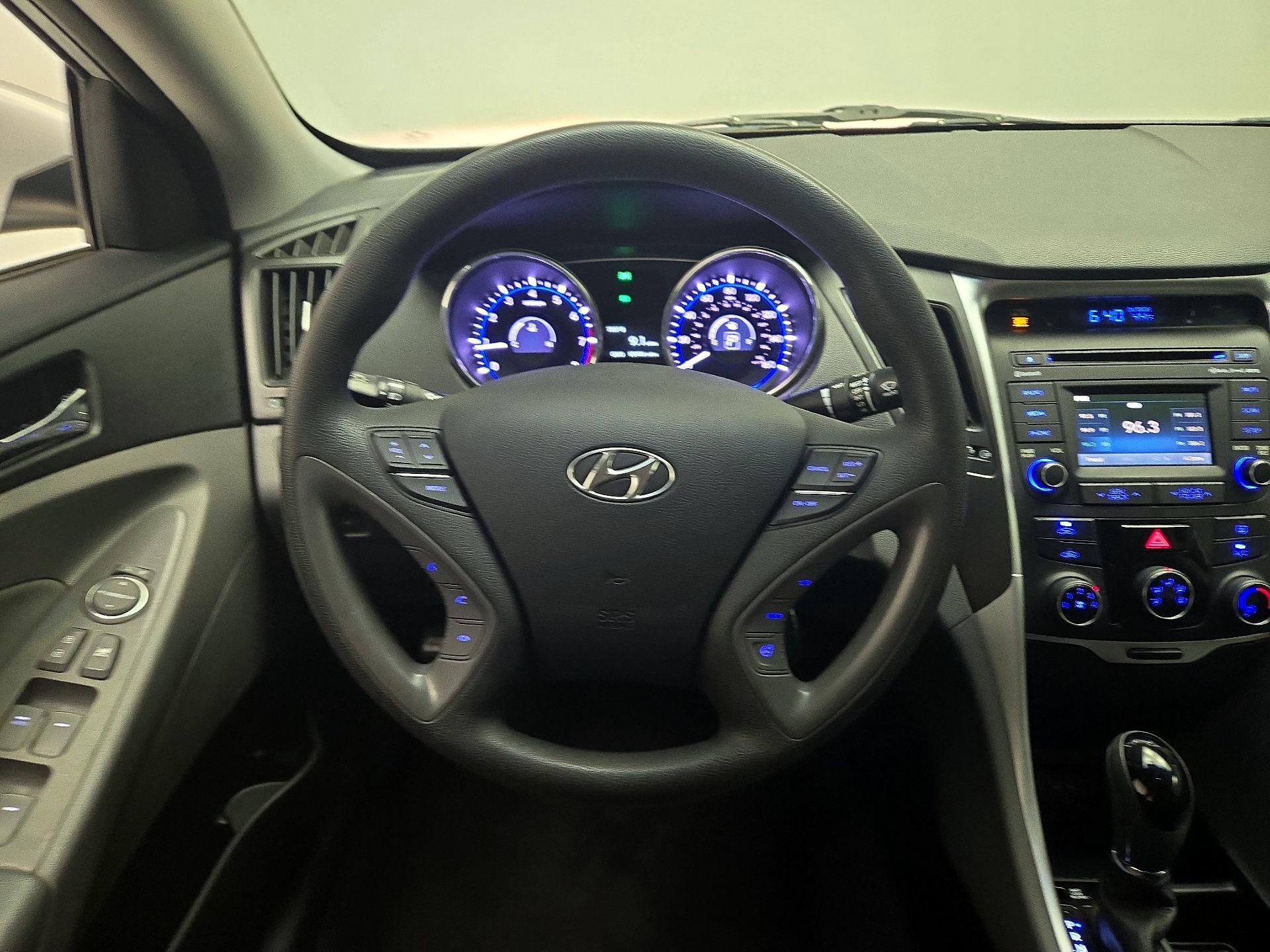 Thumbnail: 2014 Hyundai Sonata - 10