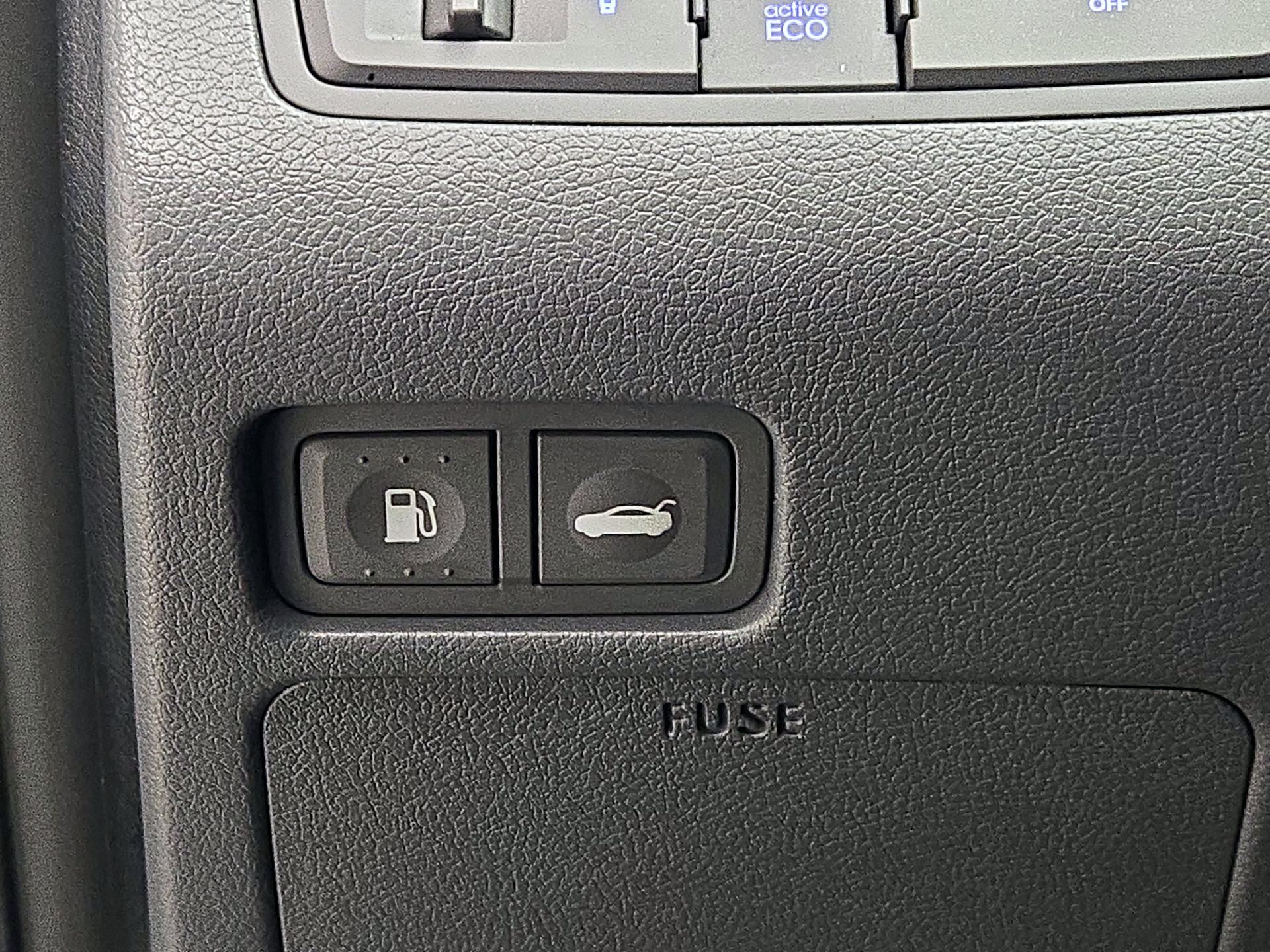 Thumbnail: 2014 Hyundai Sonata - 13