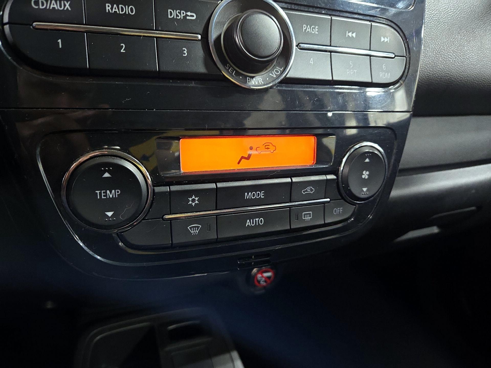 Thumbnail: 2015 Mitsubishi Mirage - 14