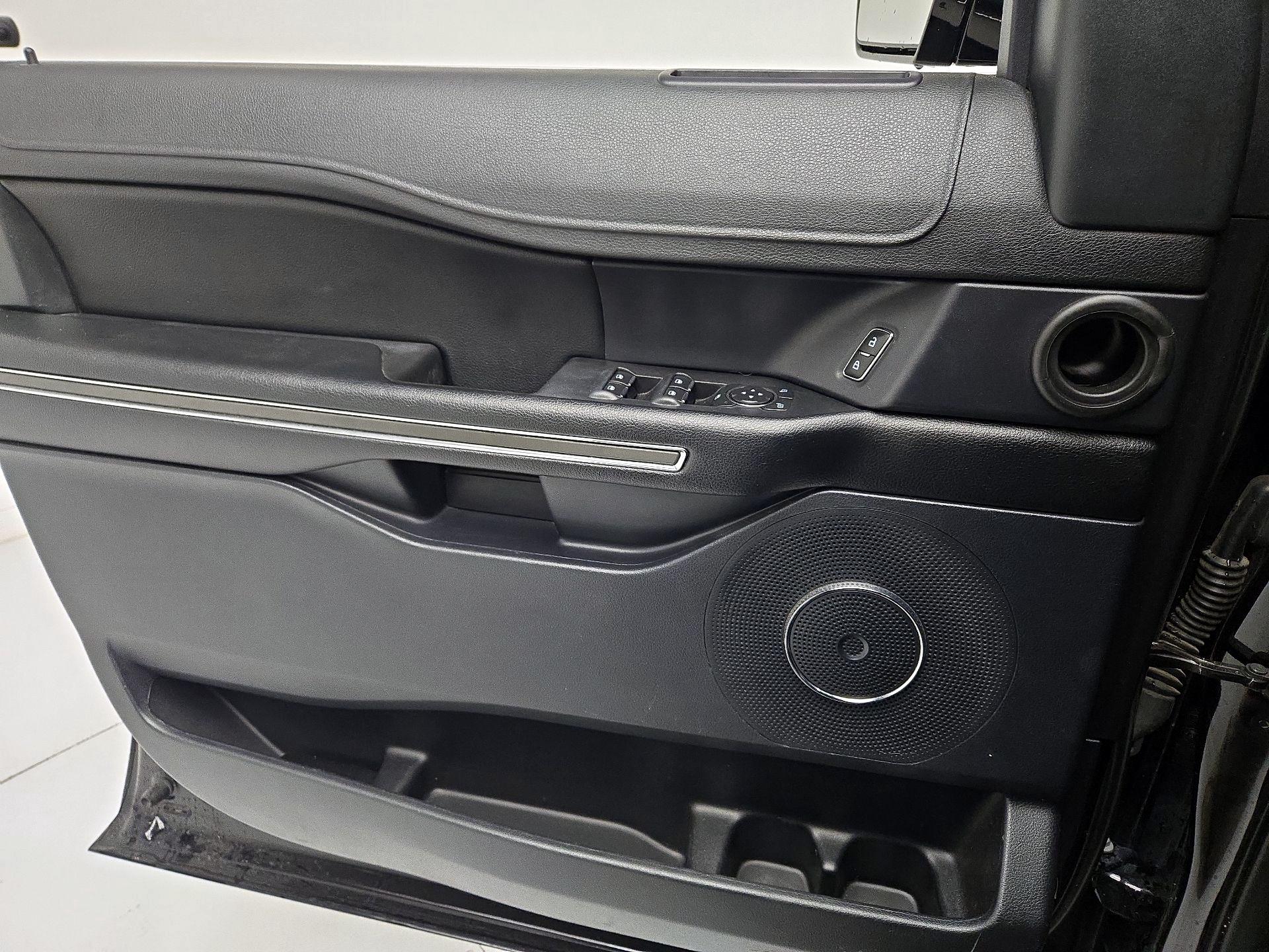 Thumbnail: 2021 Ford Expedition - 12