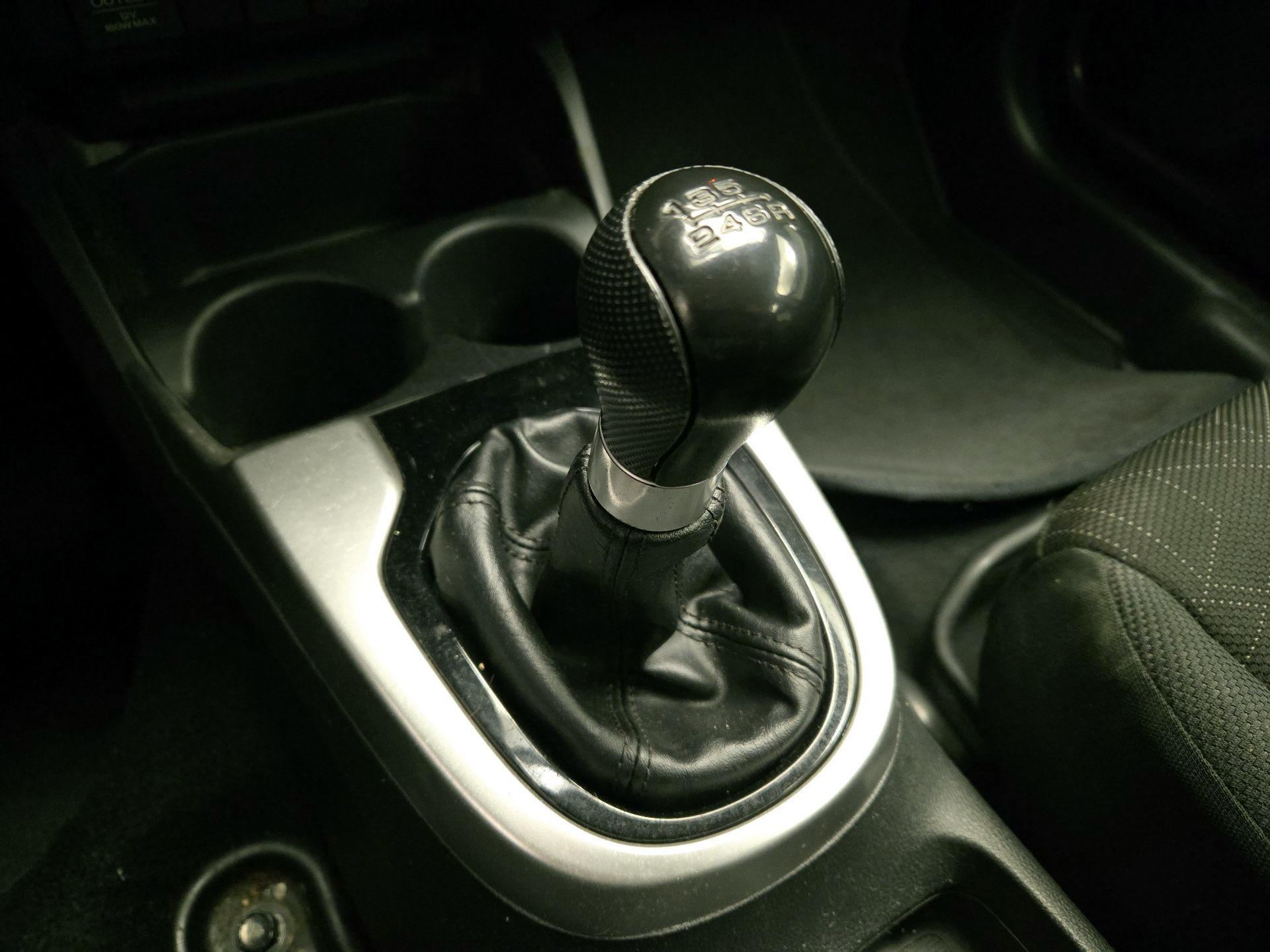 Thumbnail: 2015 Honda Fit - 17