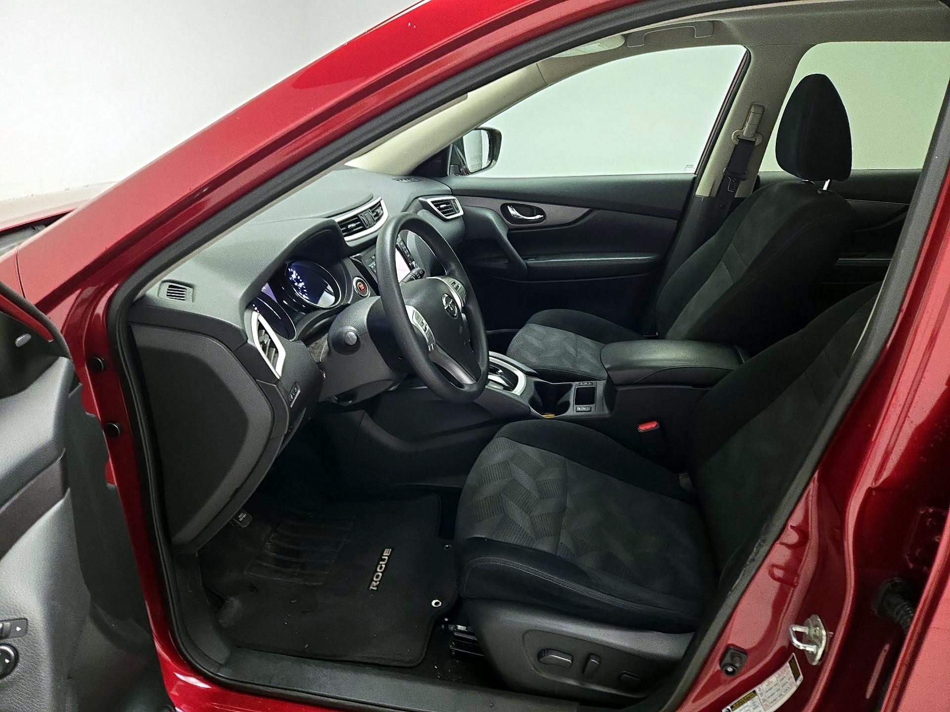 Thumbnail: 2016 Nissan Rogue - 11