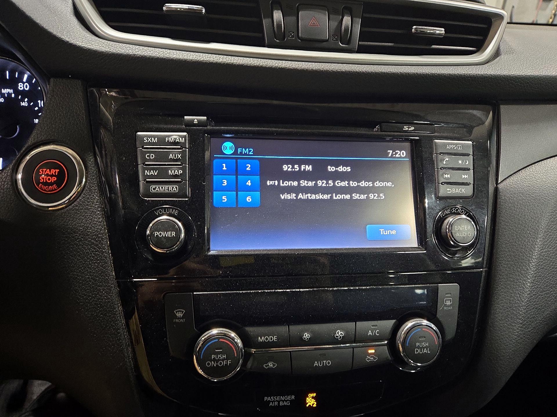 Thumbnail: 2016 Nissan Rogue - 16