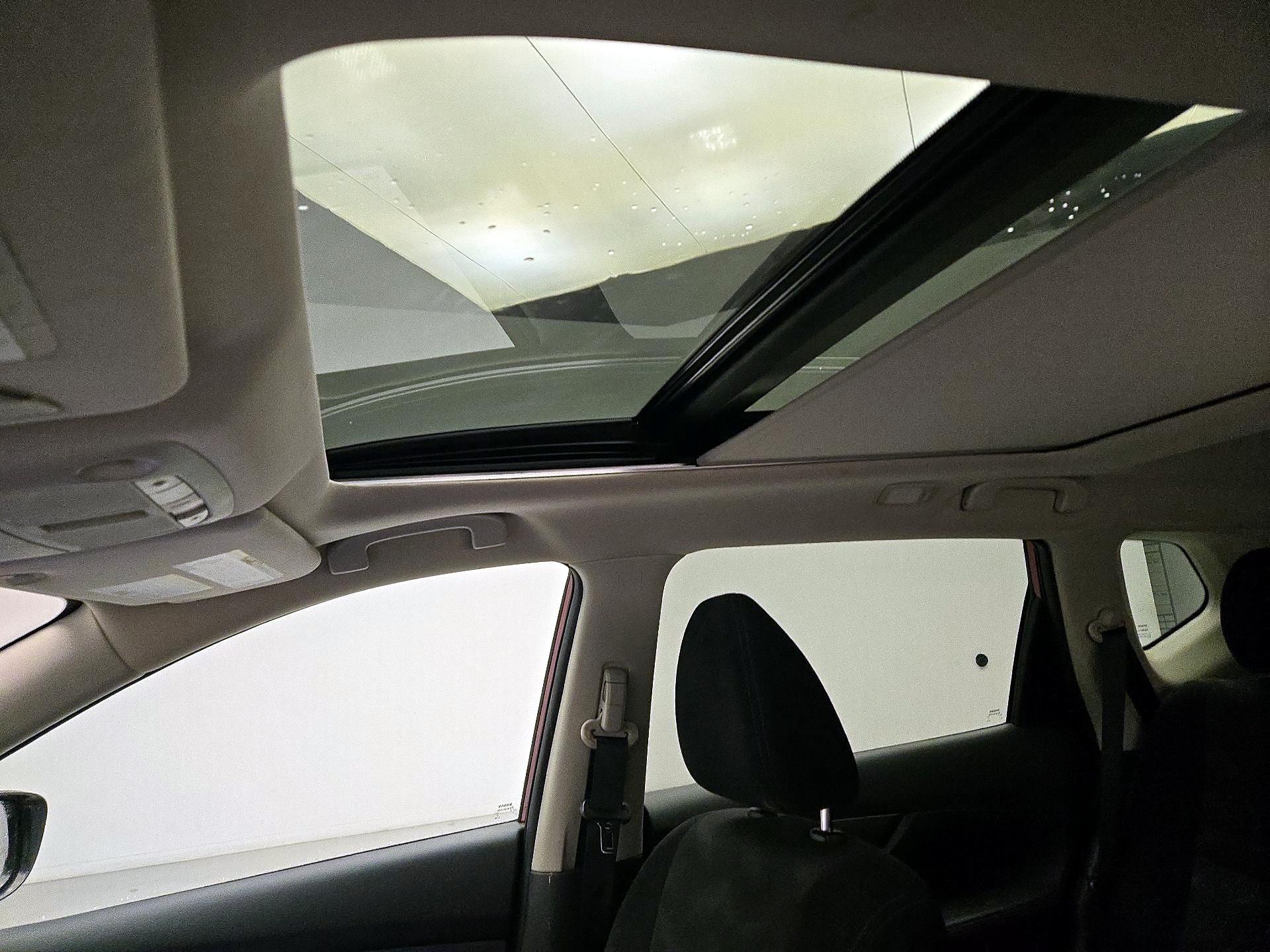 Thumbnail: 2016 Nissan Rogue - 20