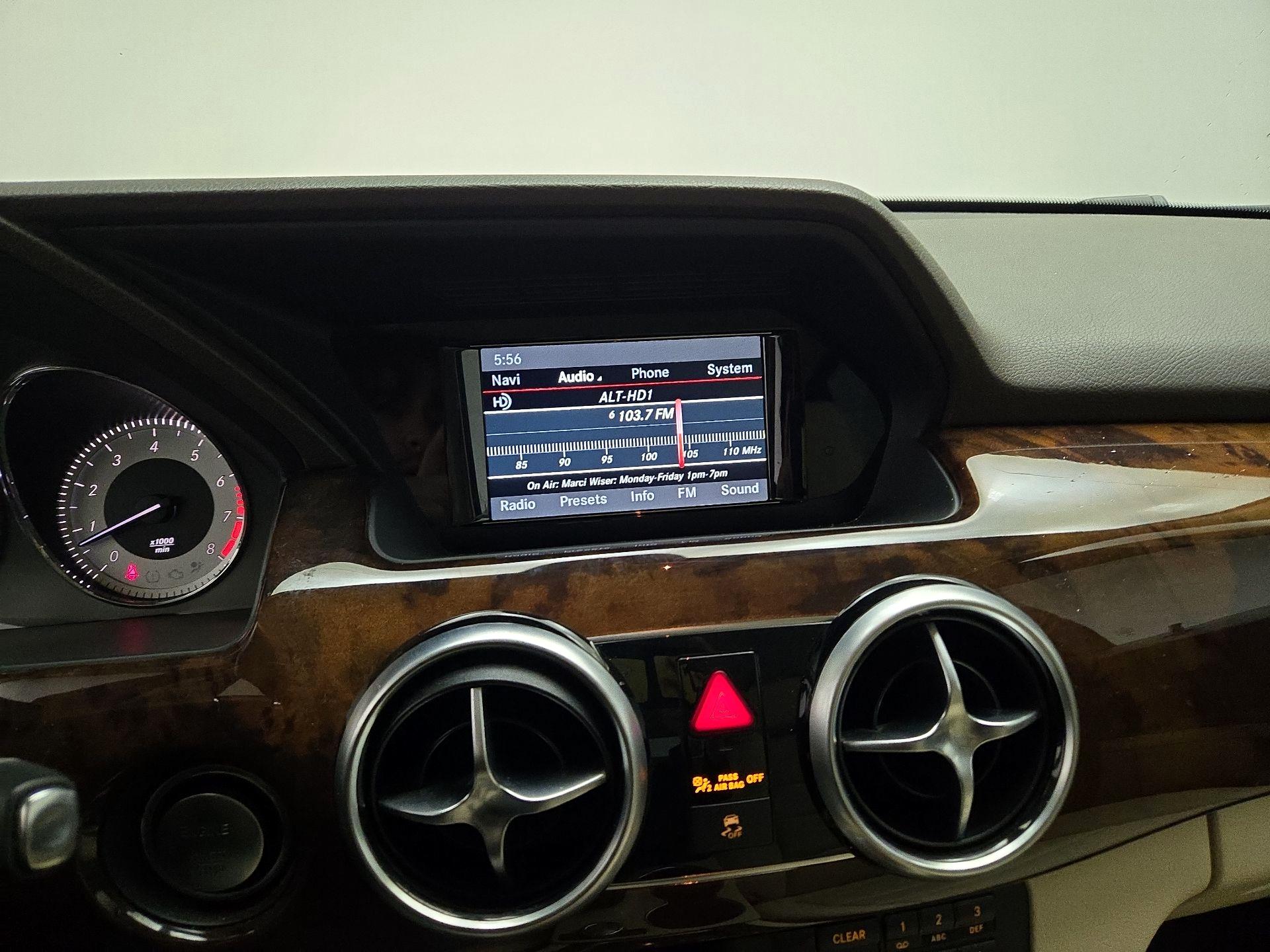 Thumbnail: 2015 Mercedes-Benz GLK - 14