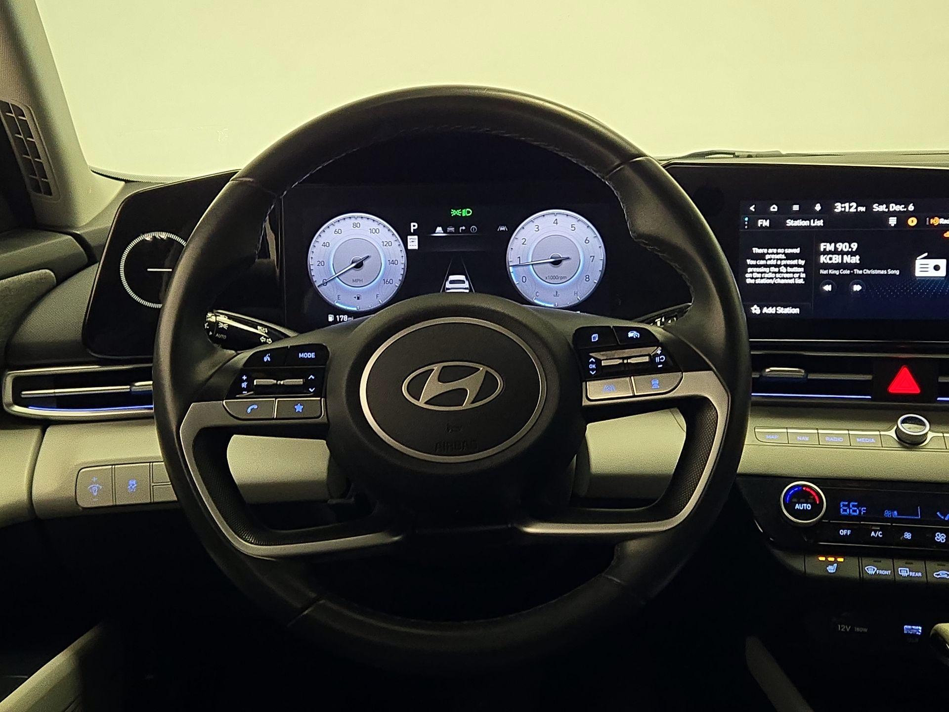 Thumbnail: 2024 Hyundai Elantra - 10