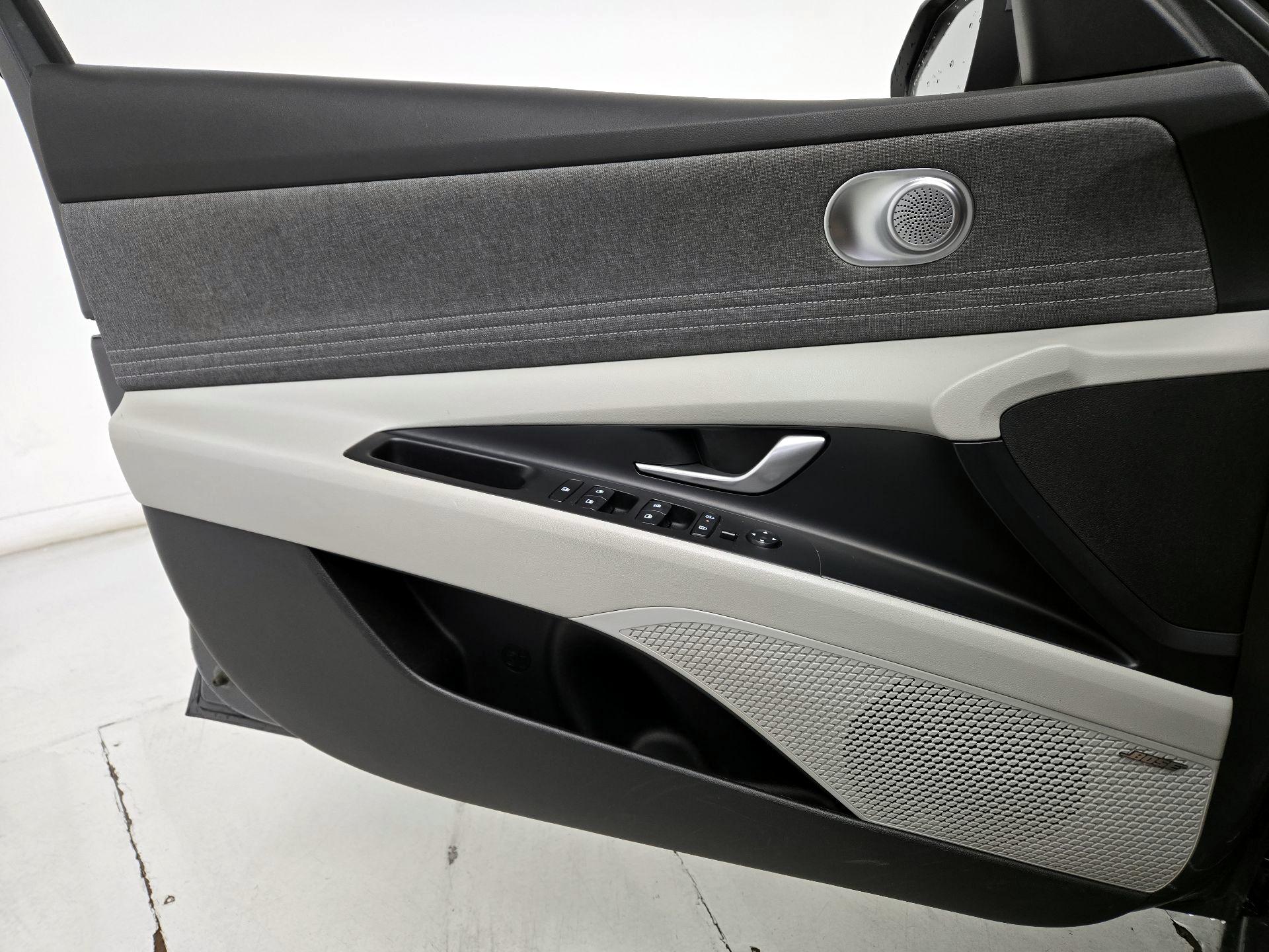 Thumbnail: 2024 Hyundai Elantra - 12