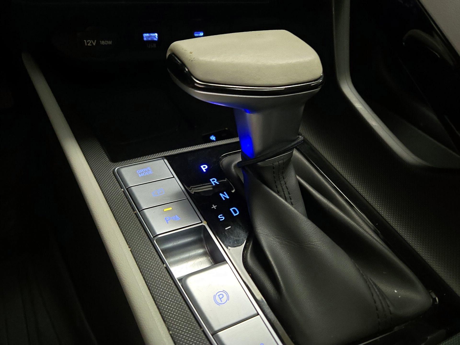 Thumbnail: 2024 Hyundai Elantra - 18