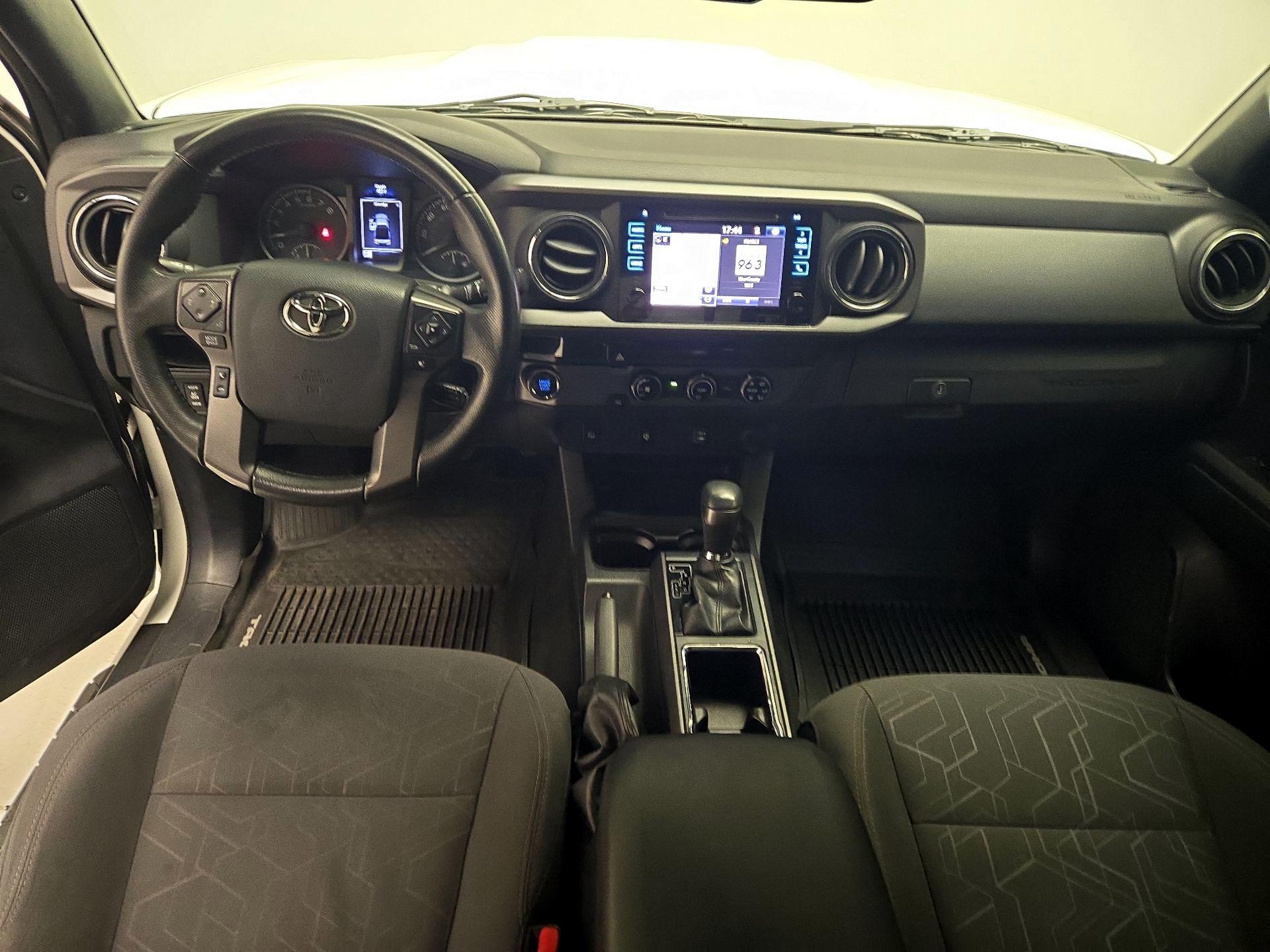 Thumbnail: 2017 Toyota Tacoma - 9