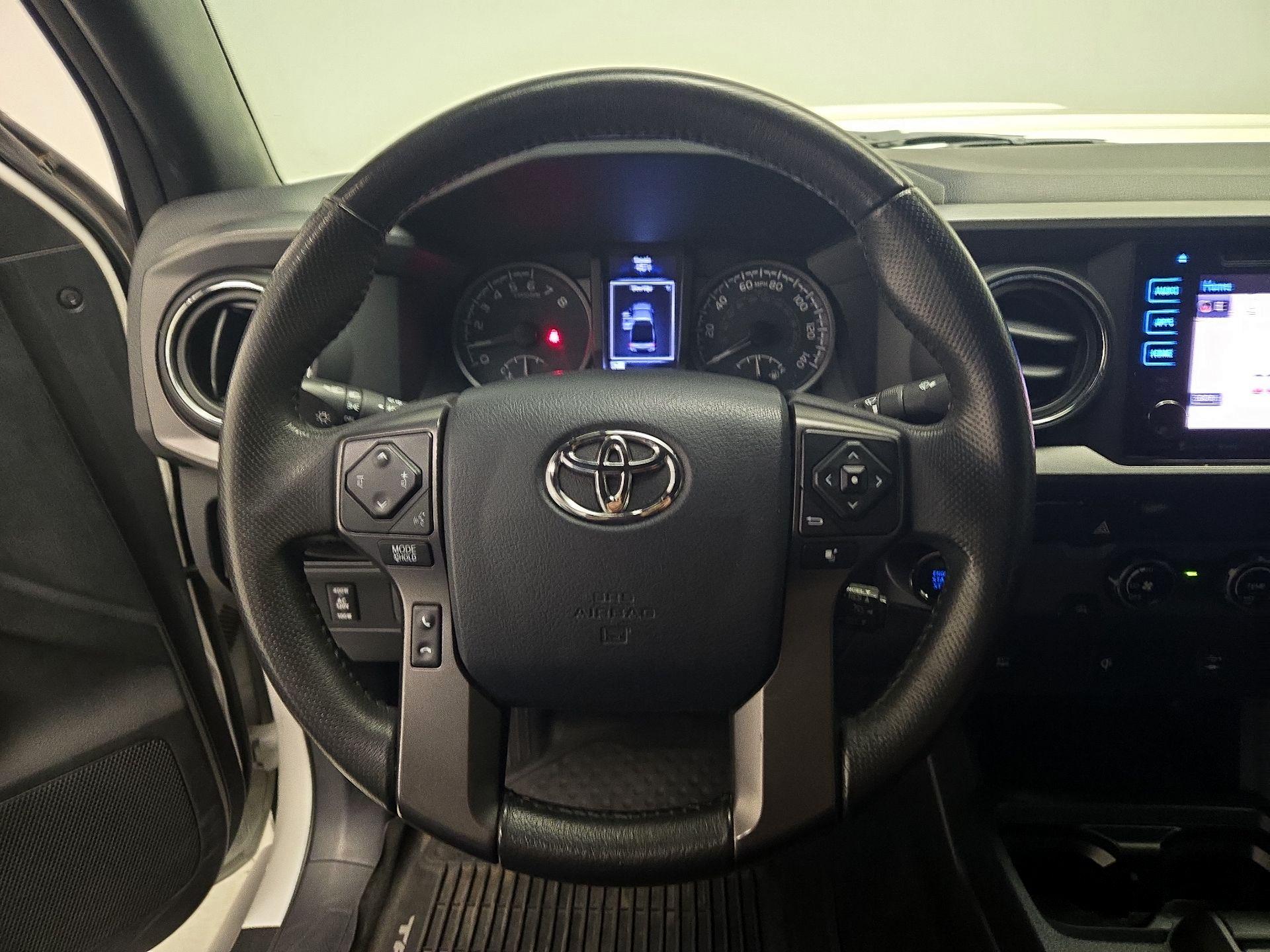 Thumbnail: 2017 Toyota Tacoma - 10