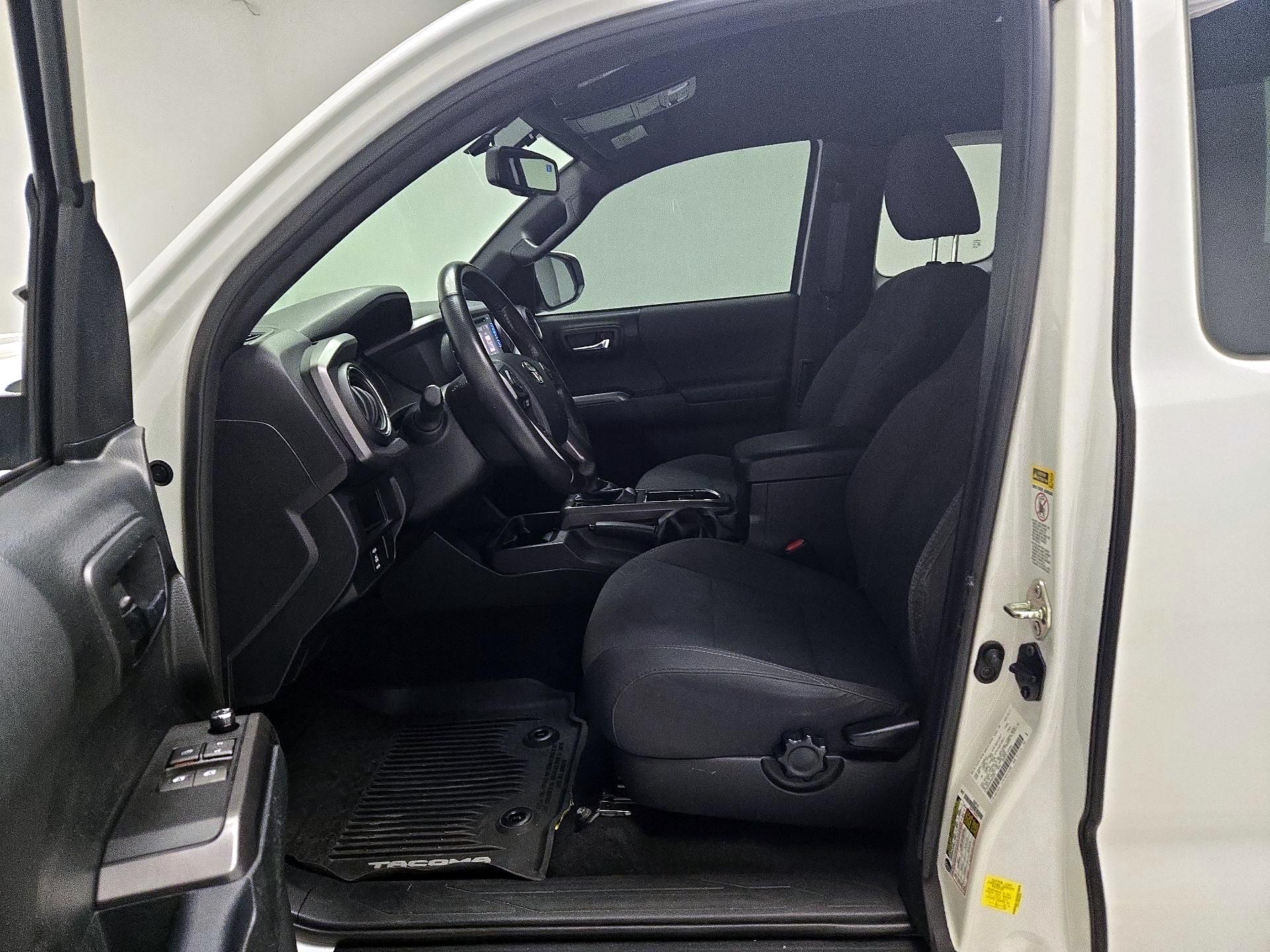 Thumbnail: 2017 Toyota Tacoma - 11