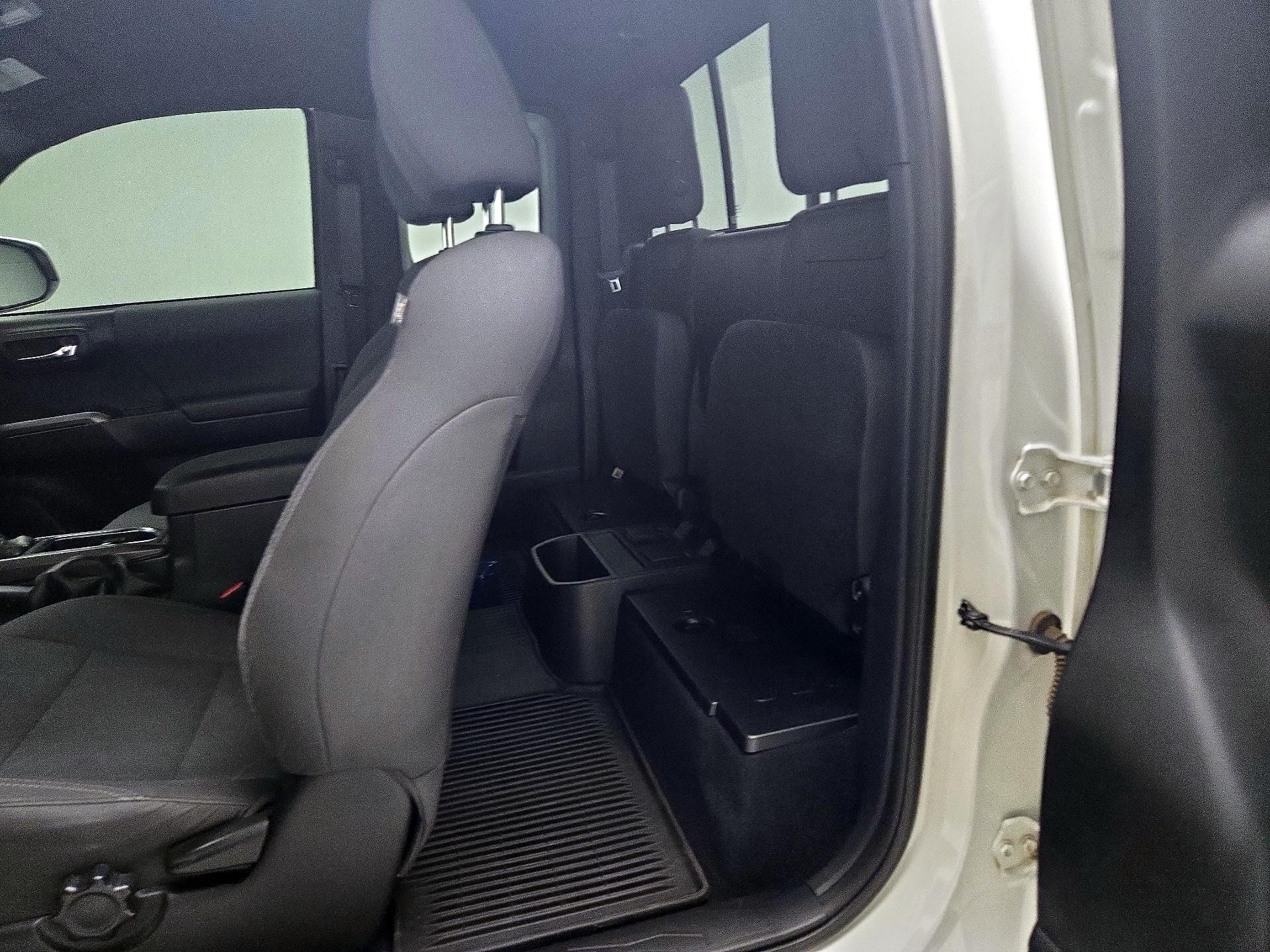 Thumbnail: 2017 Toyota Tacoma - 20