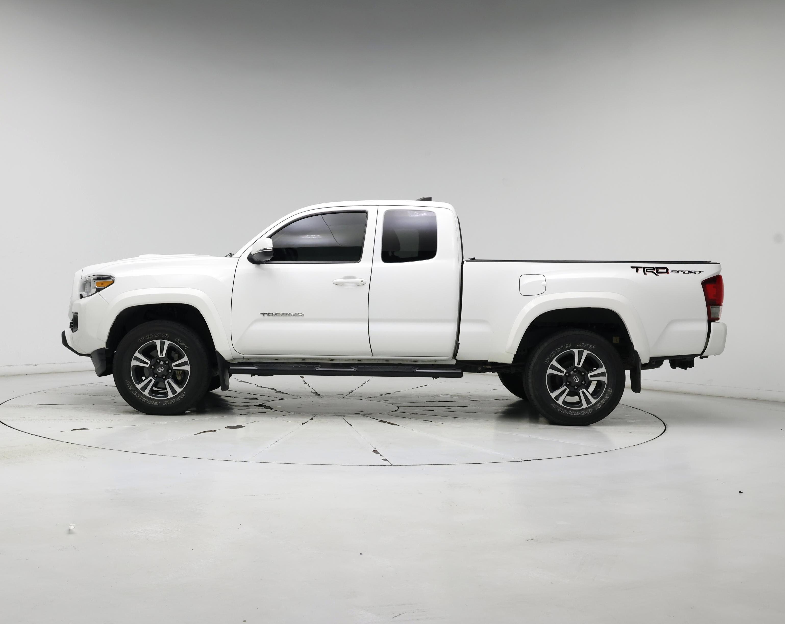 Thumbnail: 2017 Toyota Tacoma - 3