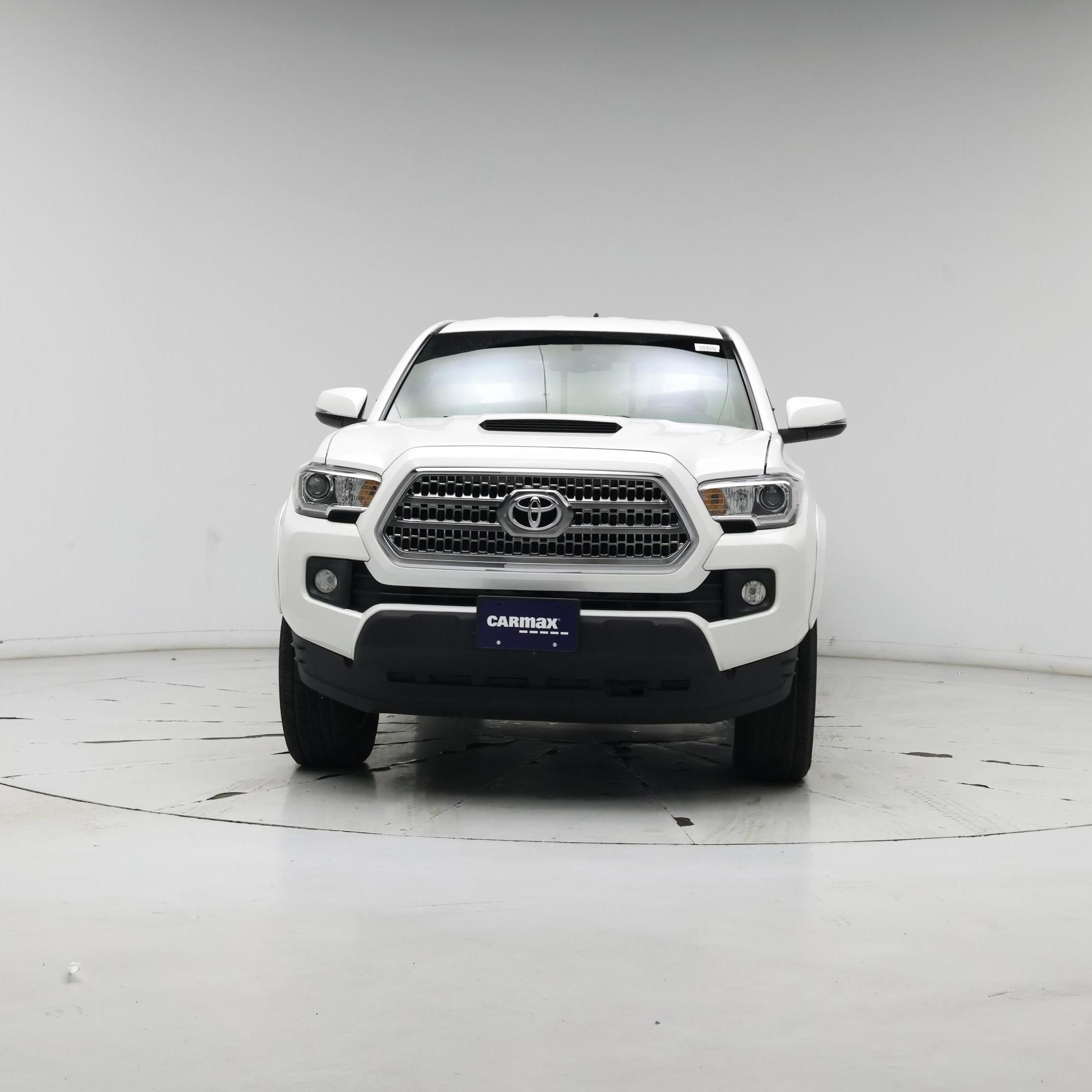 Thumbnail: 2017 Toyota Tacoma - 5