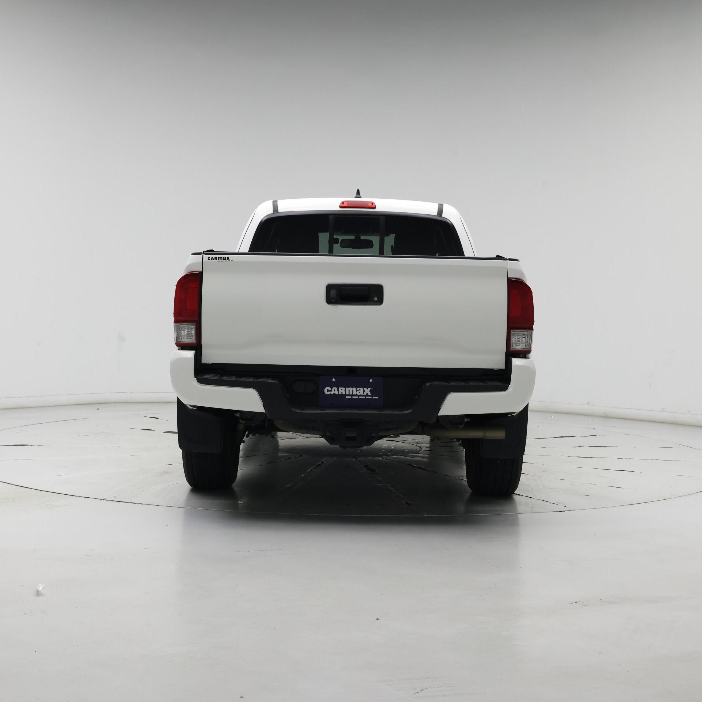 Thumbnail: 2017 Toyota Tacoma - 6