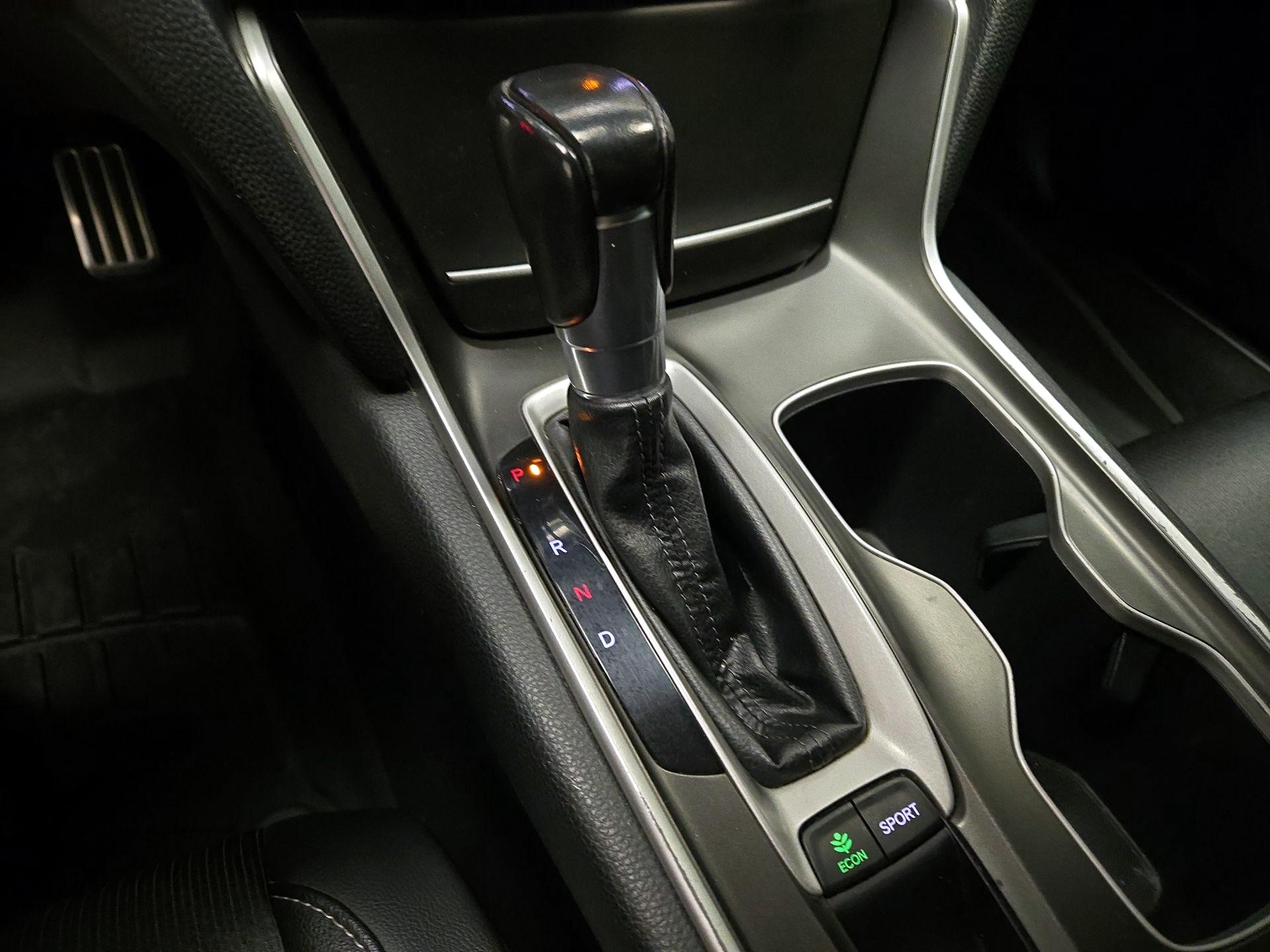 Thumbnail: 2019 Honda Accord - 17