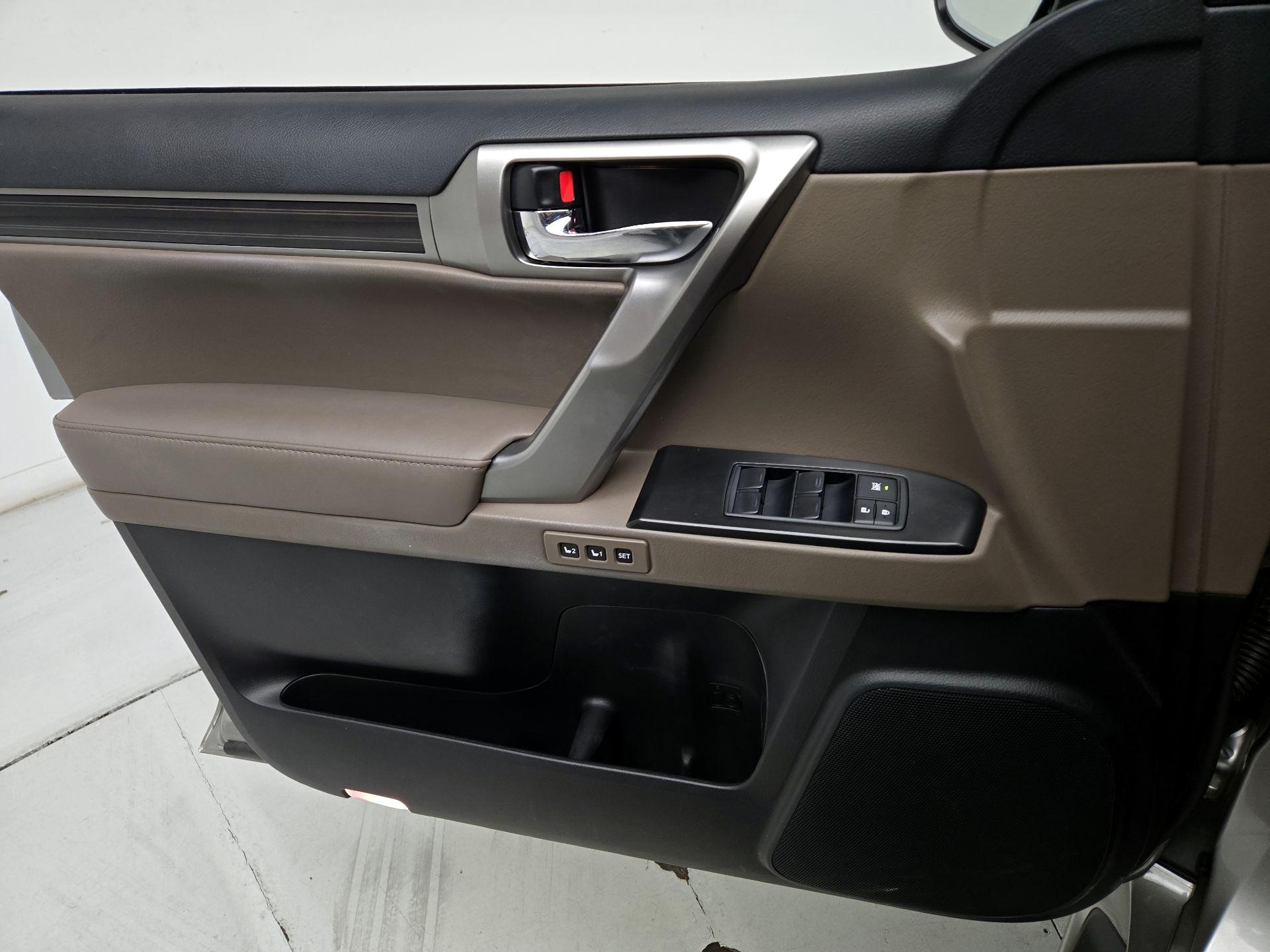 Thumbnail: 2022 Lexus GX - 12