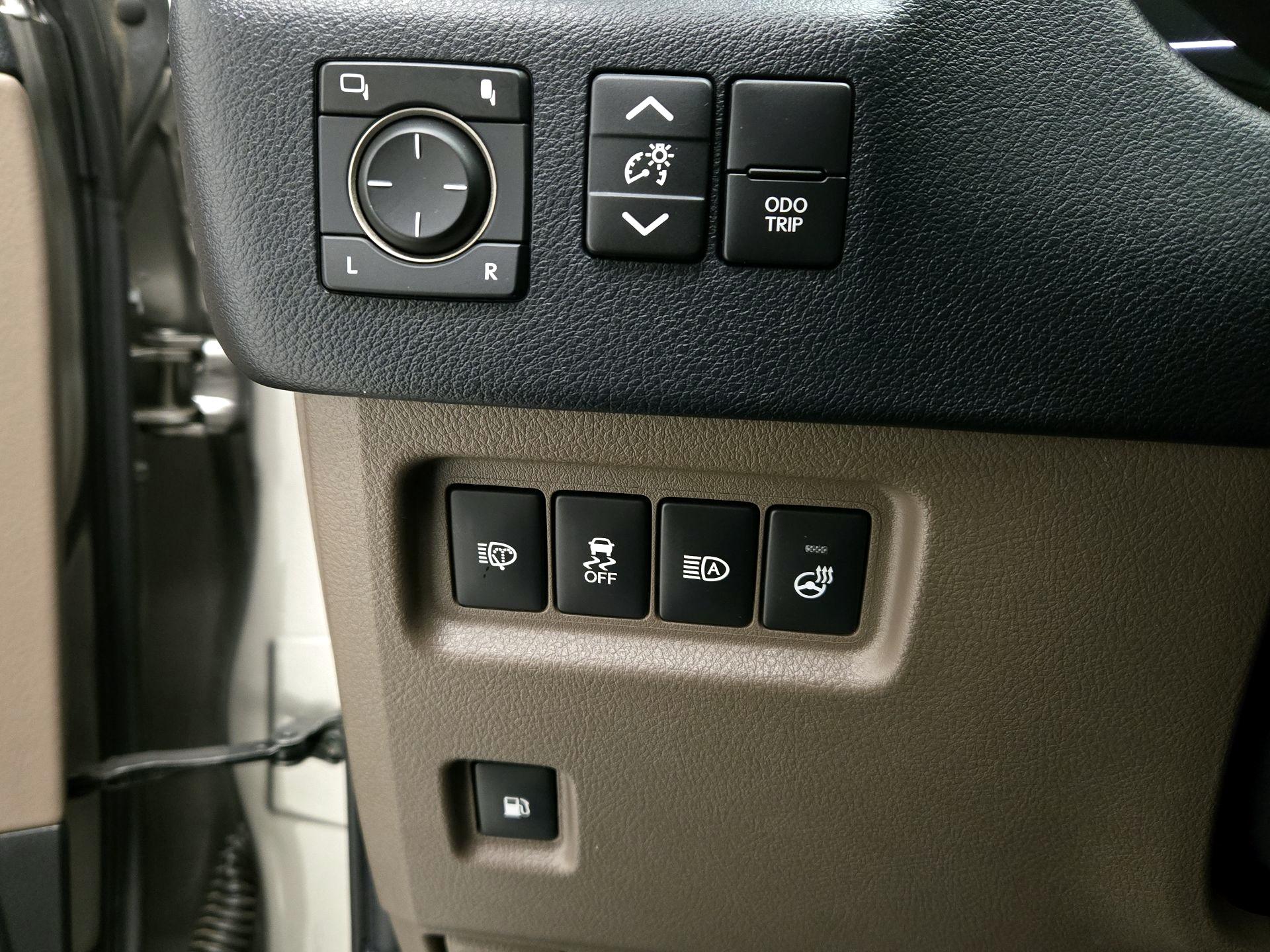 Thumbnail: 2022 Lexus GX - 13