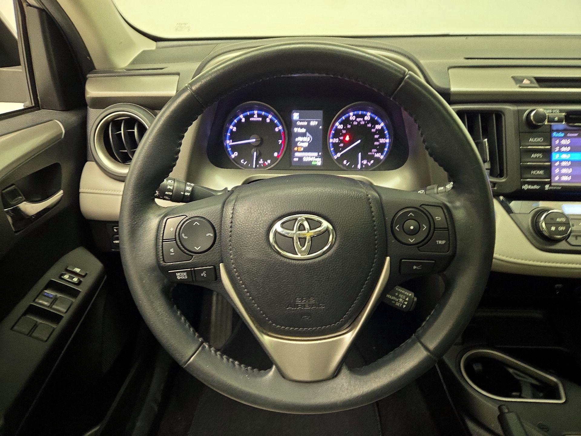 Thumbnail: 2018 Toyota RAV4 - 10