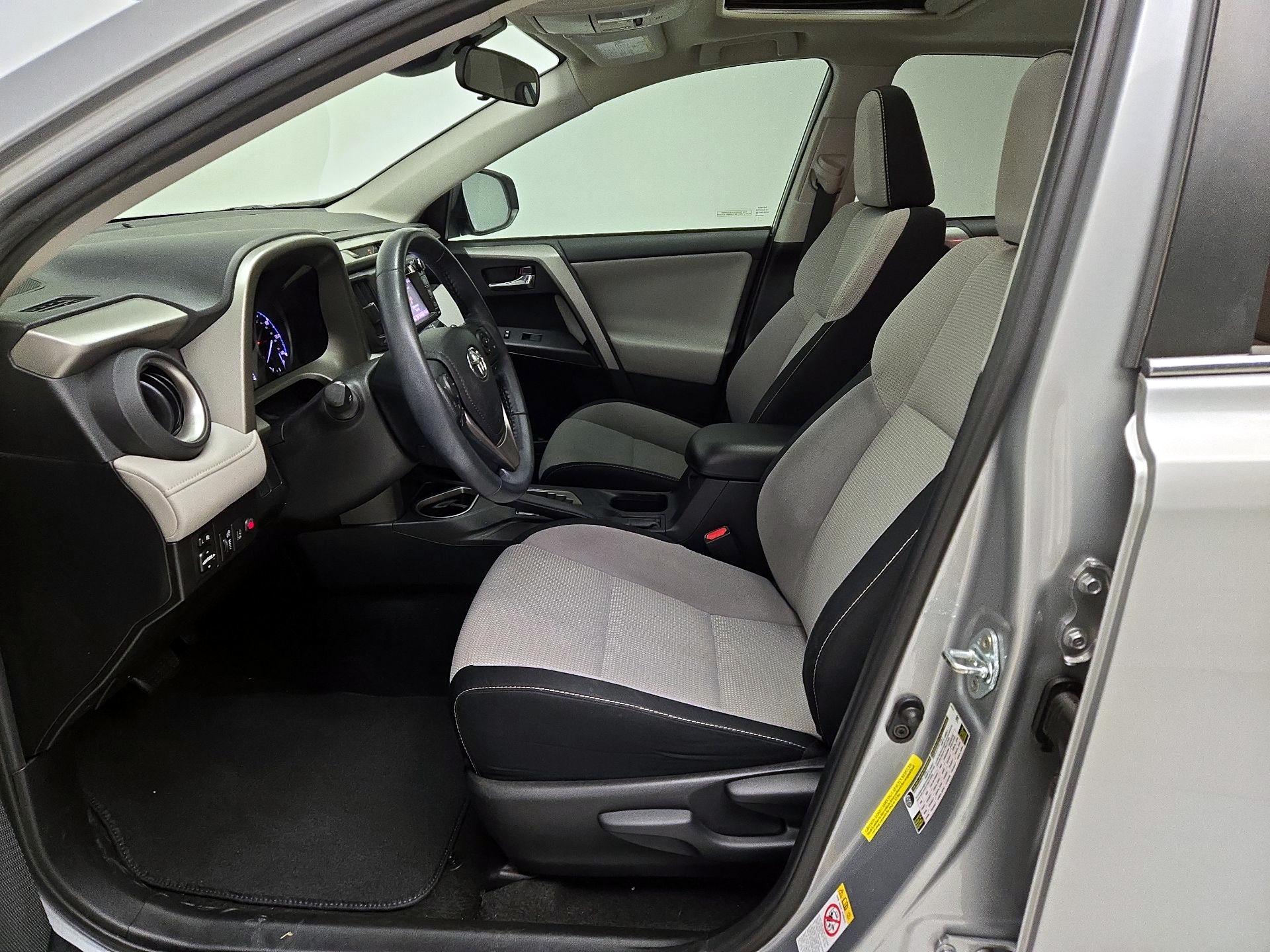 Thumbnail: 2018 Toyota RAV4 - 11