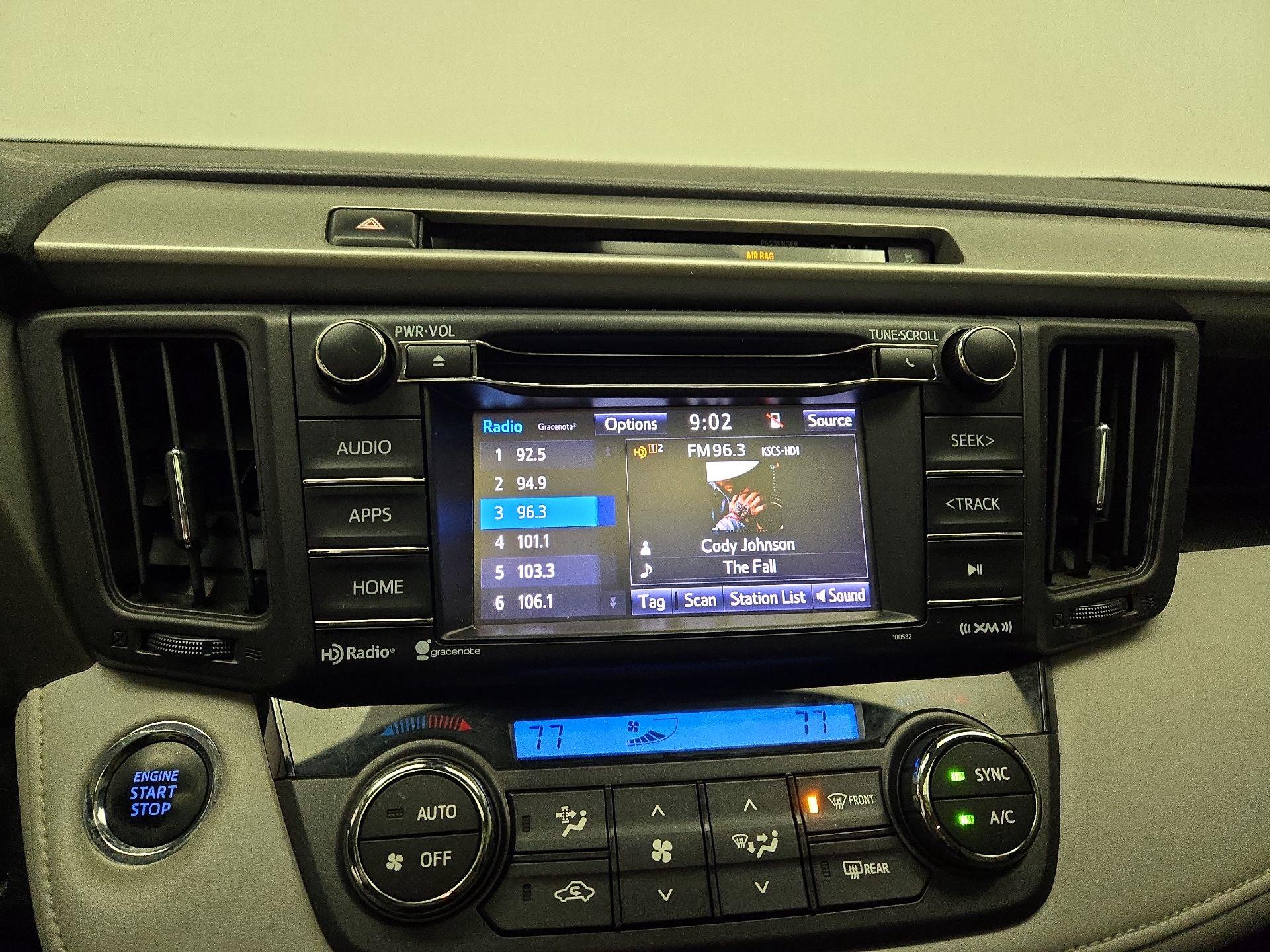 Thumbnail: 2018 Toyota RAV4 - 15