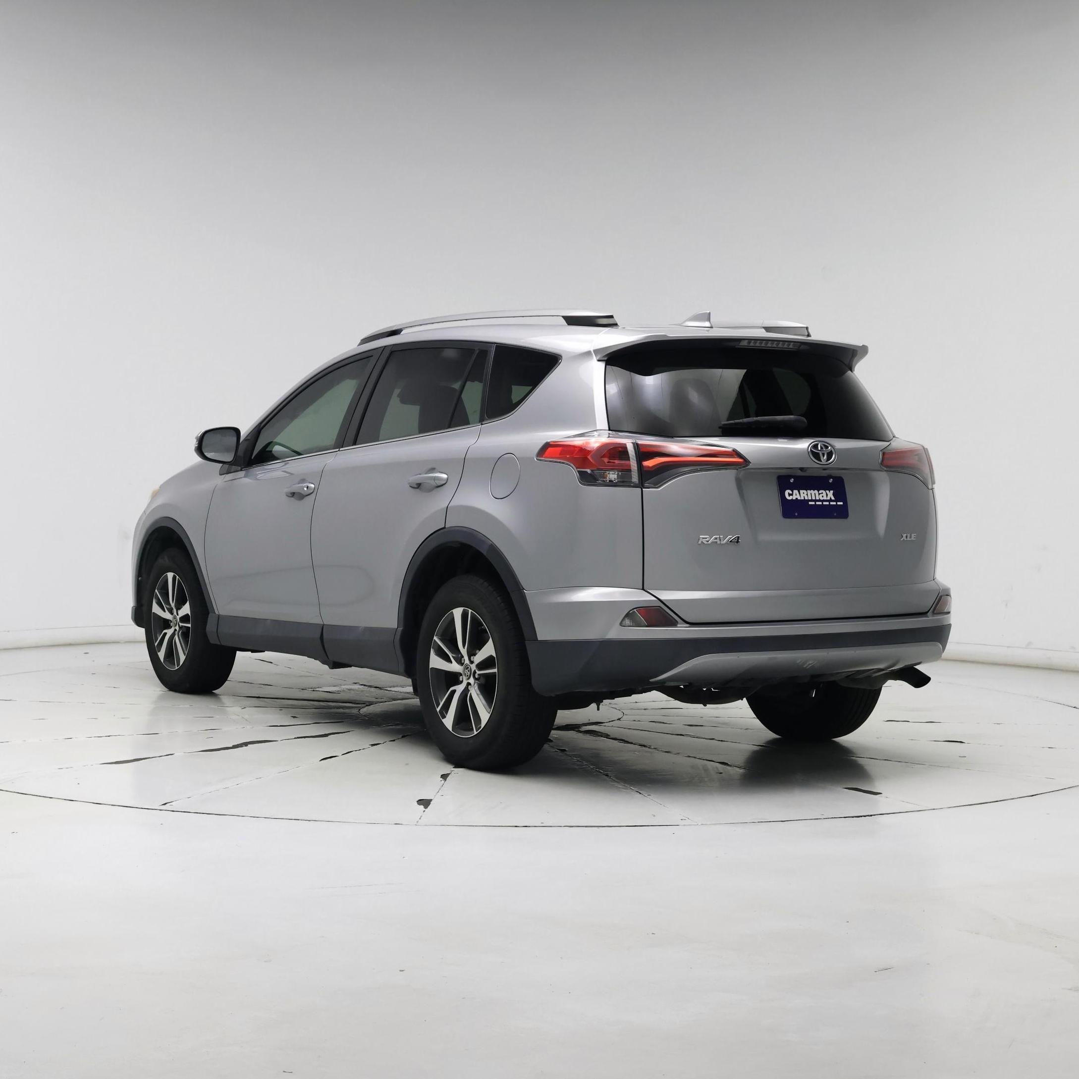 Thumbnail: 2018 Toyota RAV4 - 2