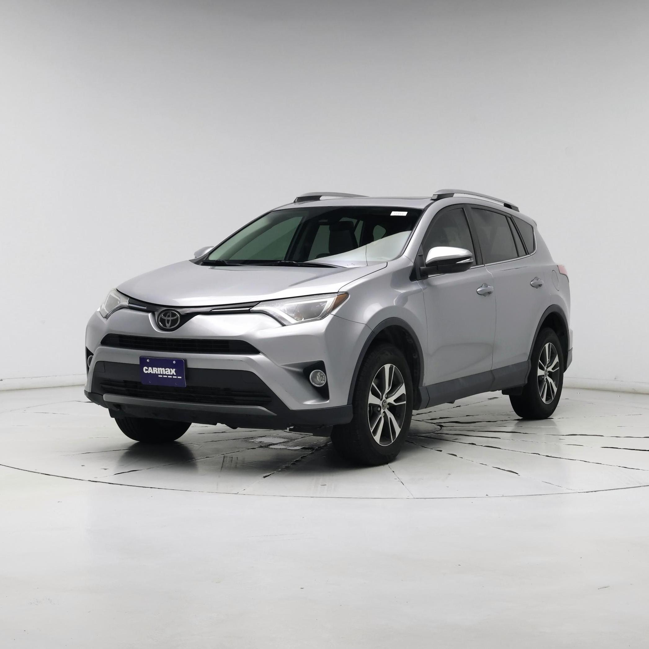 Thumbnail: 2018 Toyota RAV4 - 4