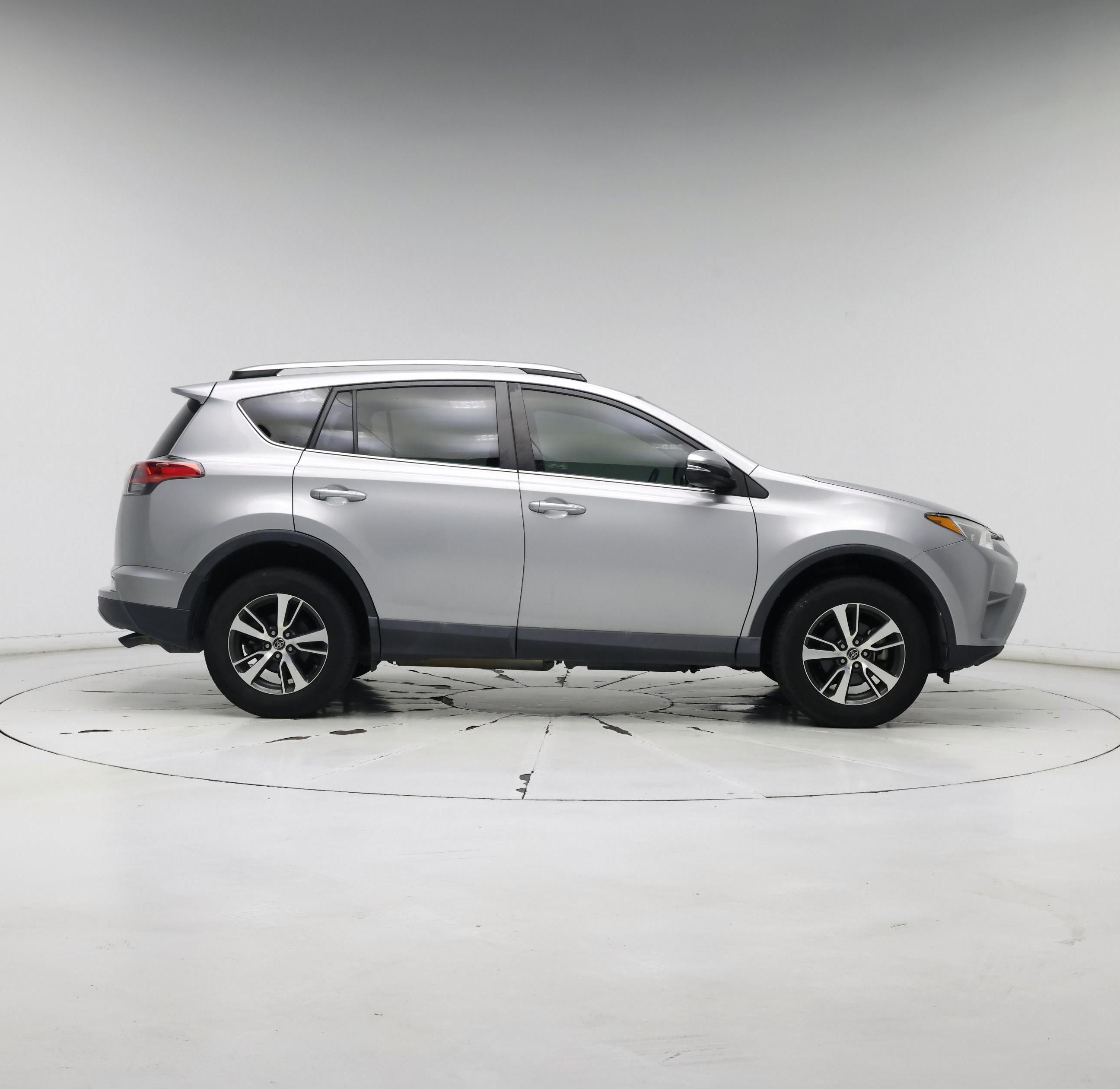 Thumbnail: 2018 Toyota RAV4 - 7