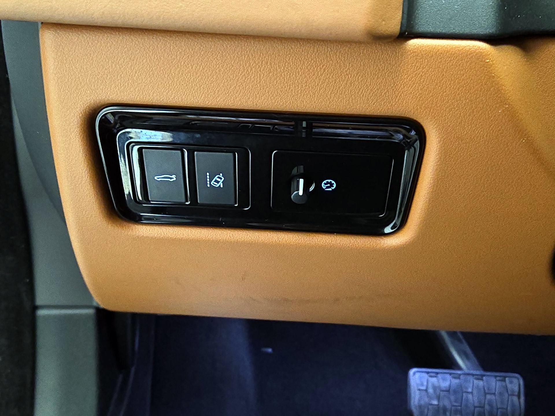 Thumbnail: 2018 Jaguar XF - 13