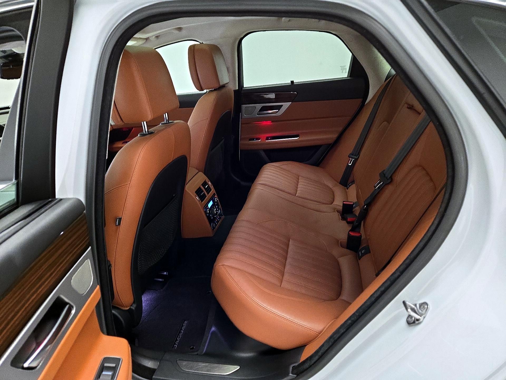 Thumbnail: 2018 Jaguar XF - 20