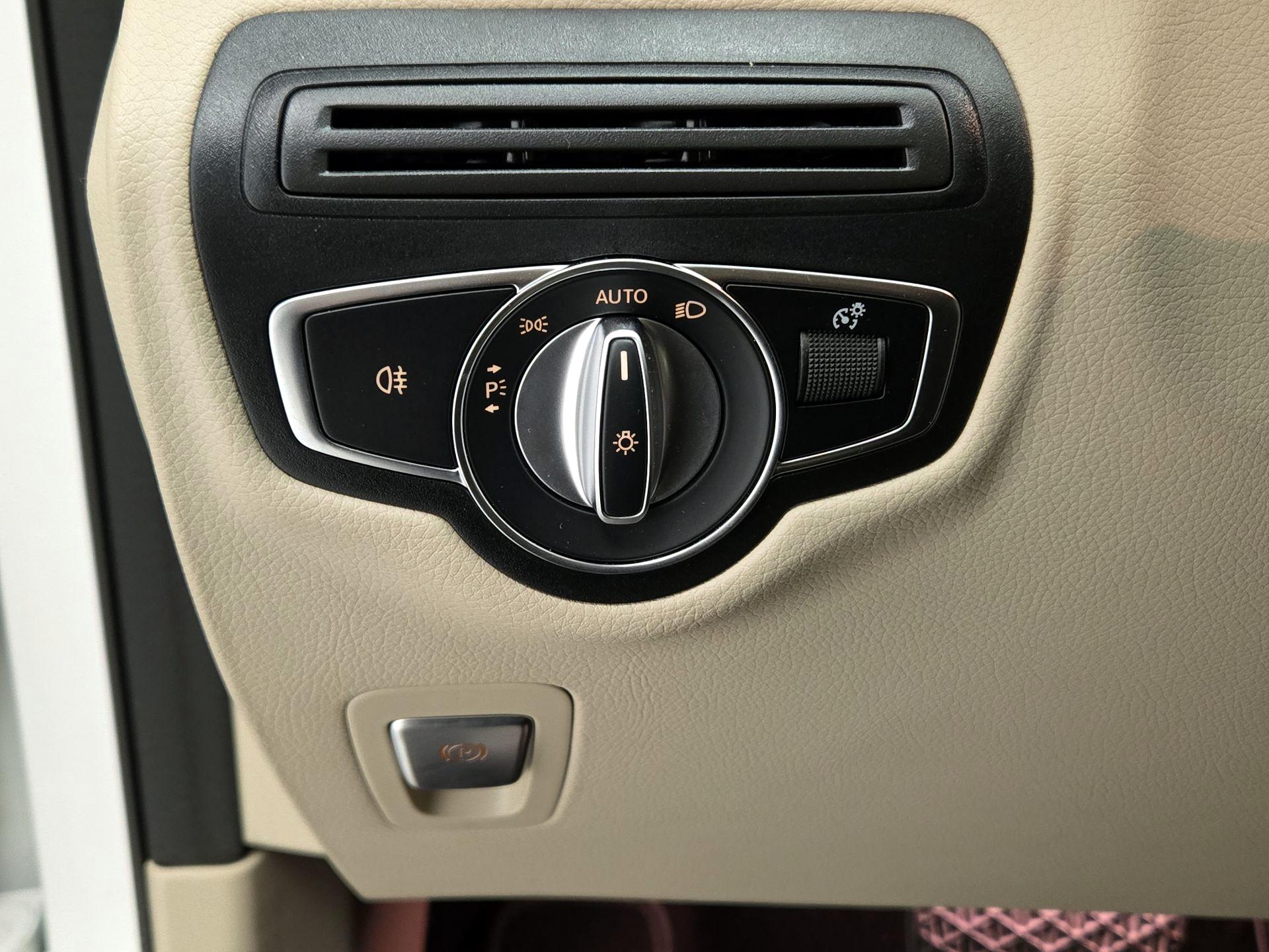 Thumbnail: 2022 Mercedes-Benz GLC - 13