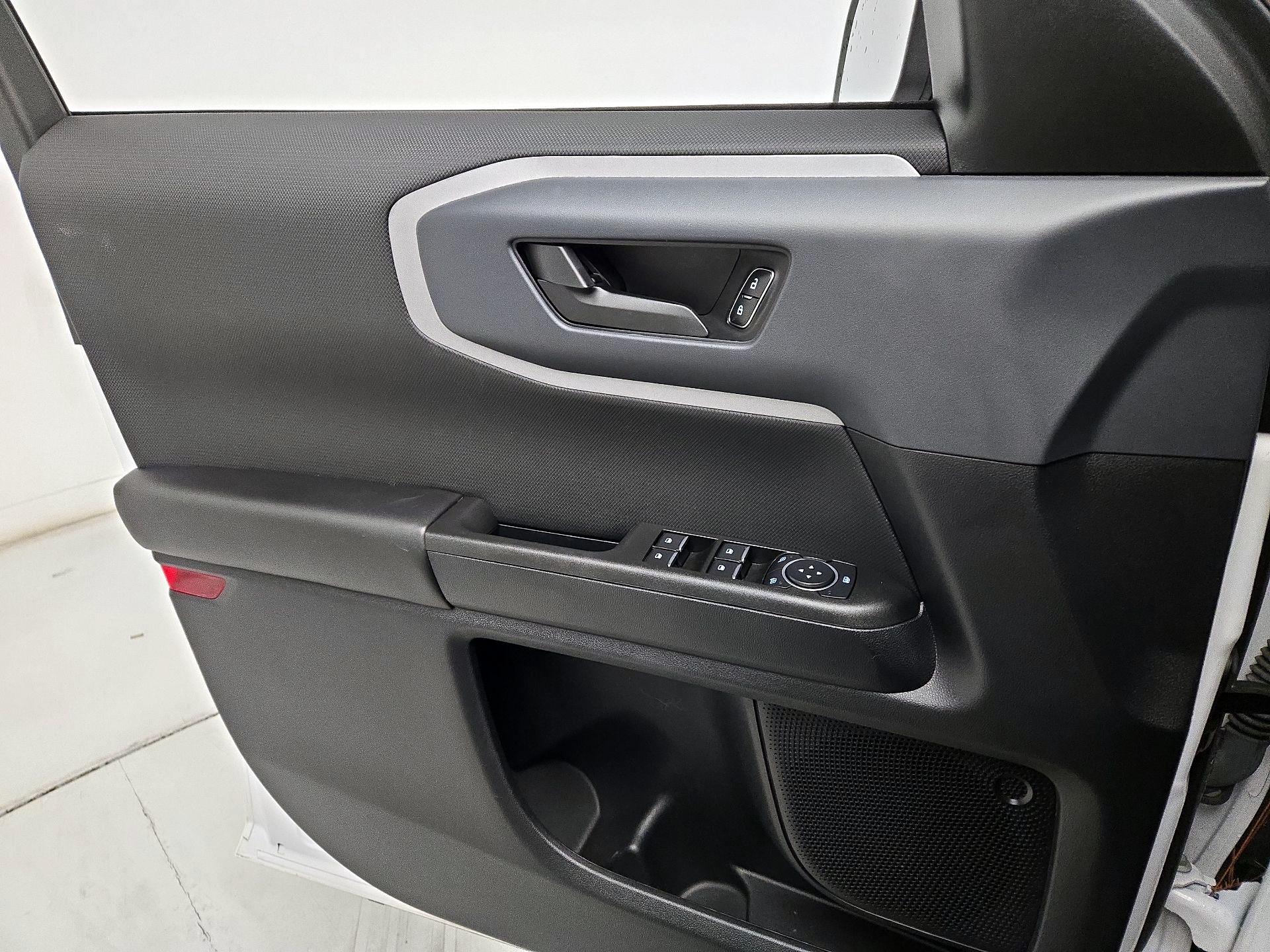 Thumbnail: 2022 Ford Bronco Sport - 12