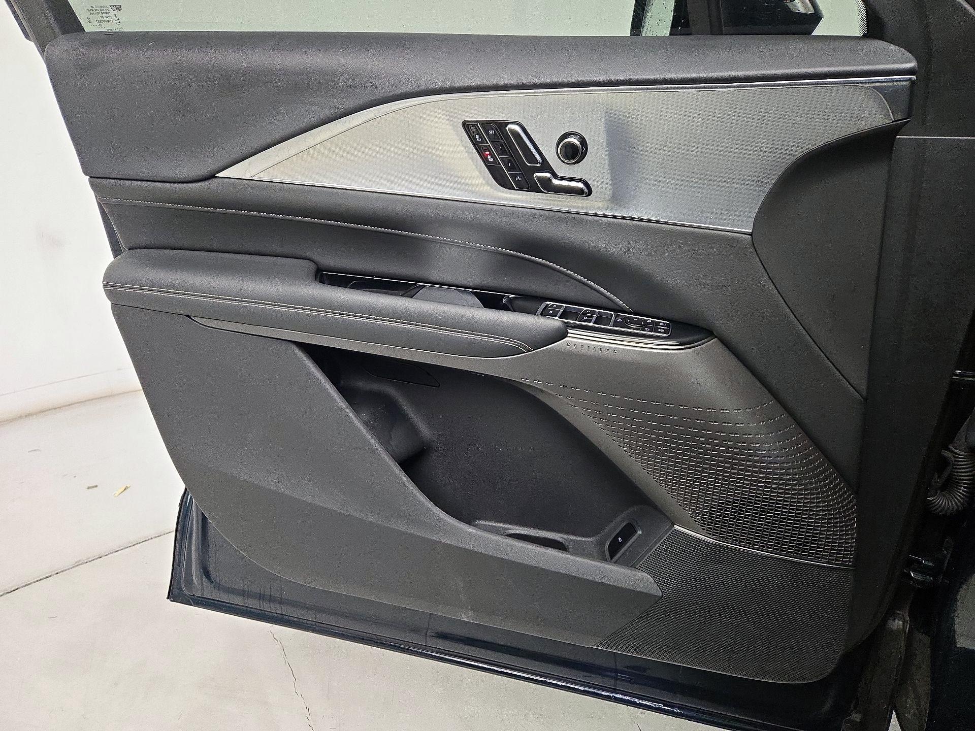 Thumbnail: 2024 Cadillac Lyriq - 12