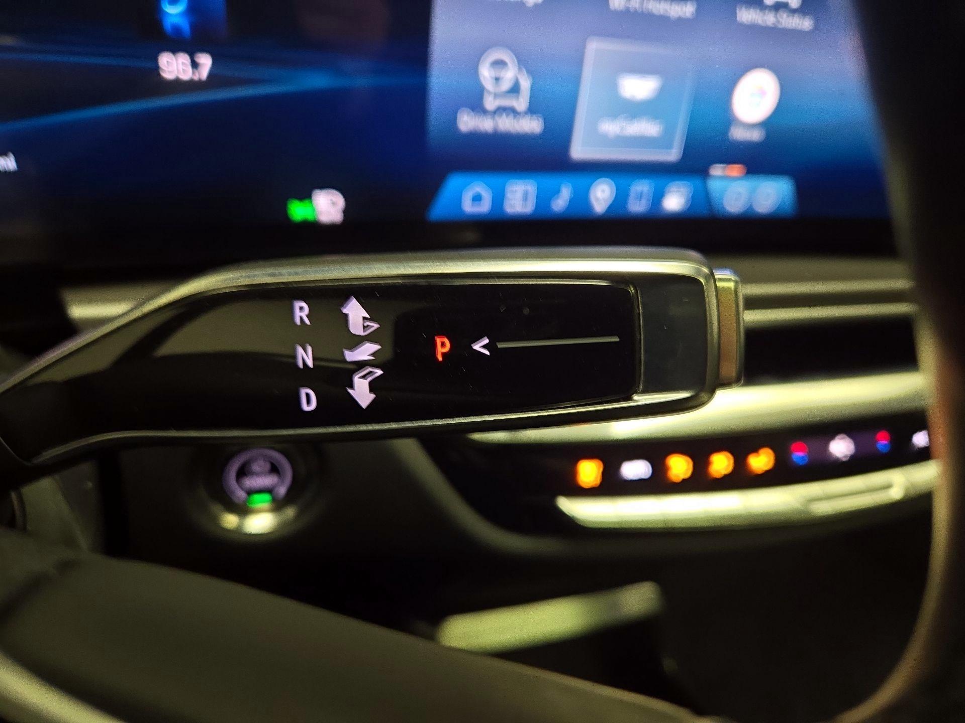 Thumbnail: 2024 Cadillac Lyriq - 17