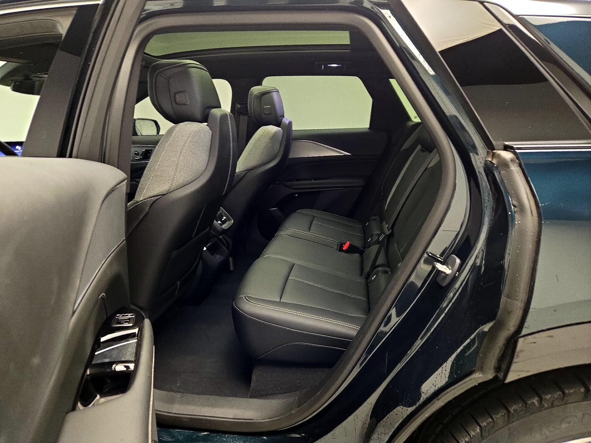 Thumbnail: 2024 Cadillac Lyriq - 20