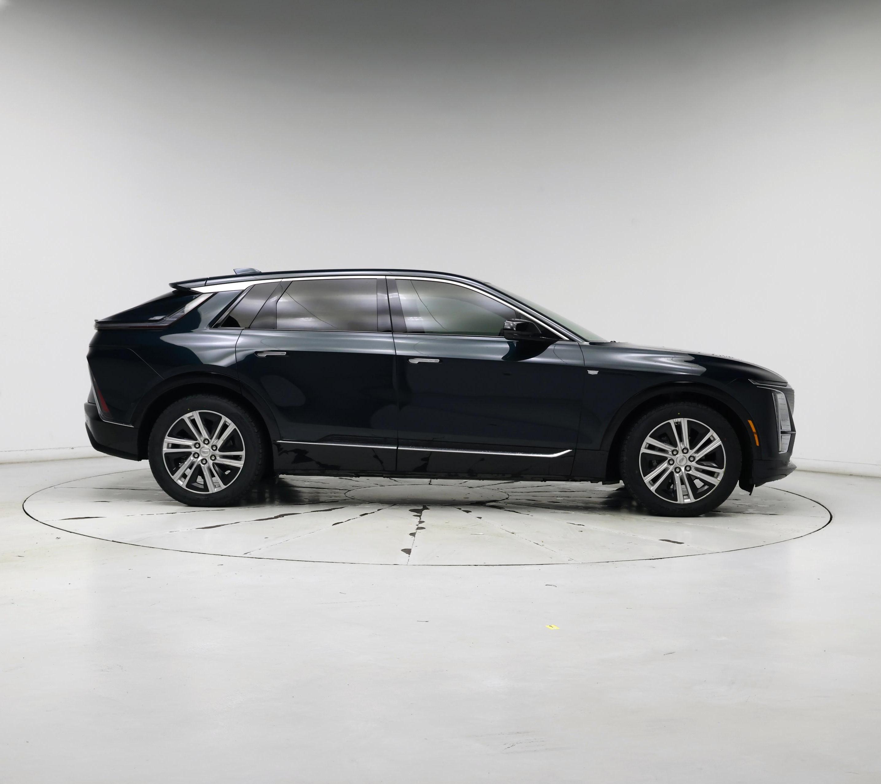 Thumbnail: 2024 Cadillac Lyriq - 7